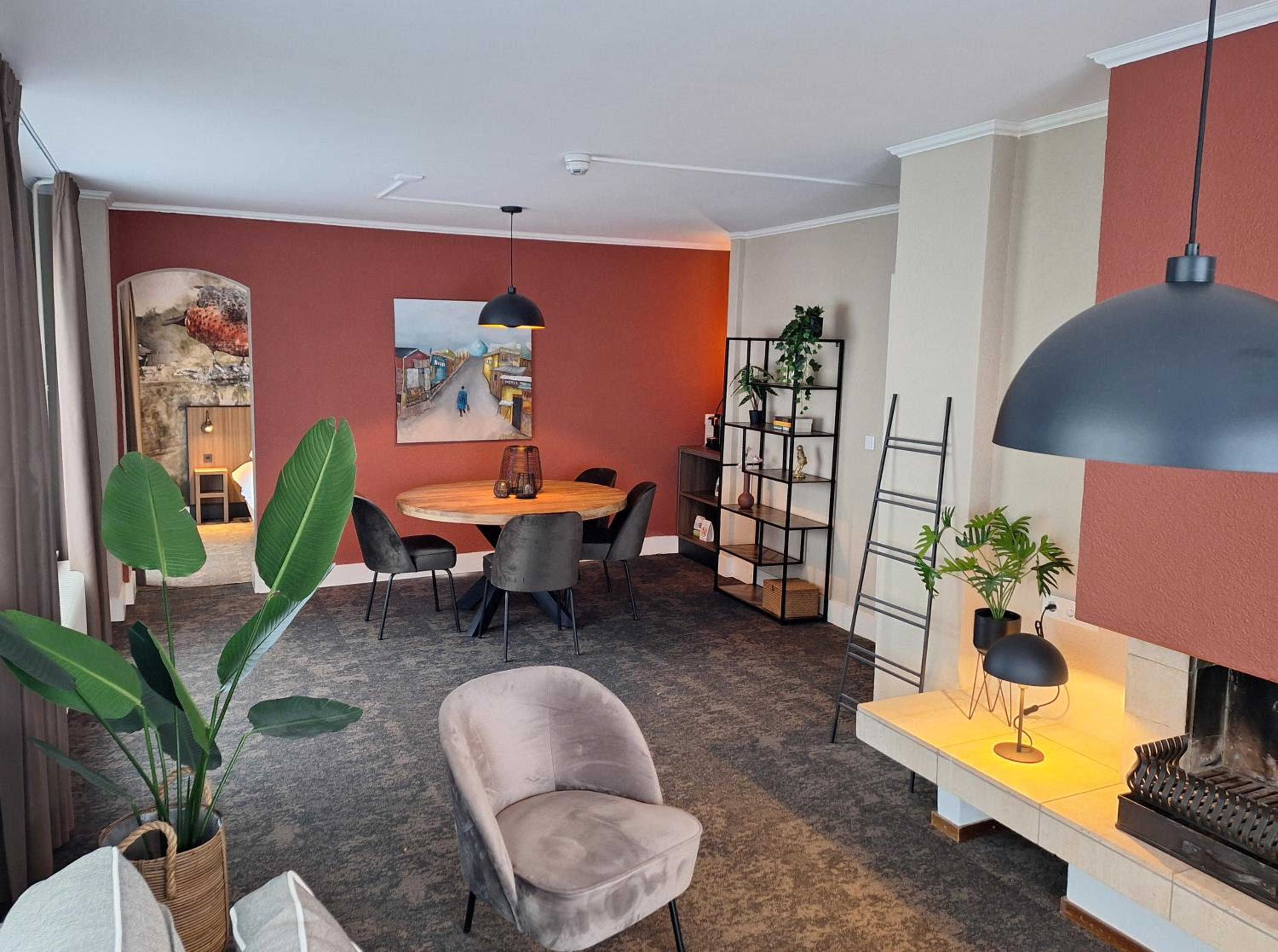 Suite - Photo 2