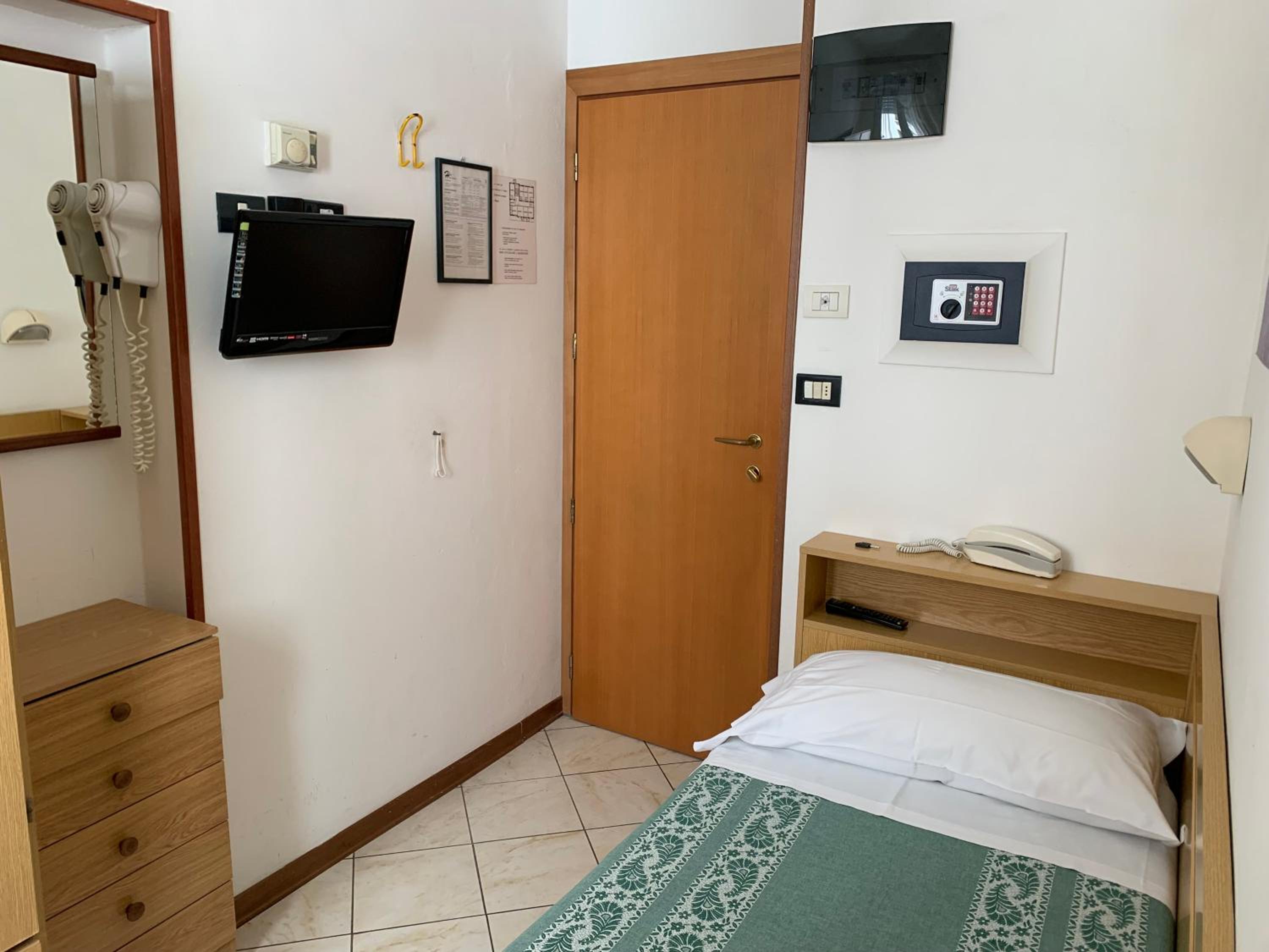Small Single Room