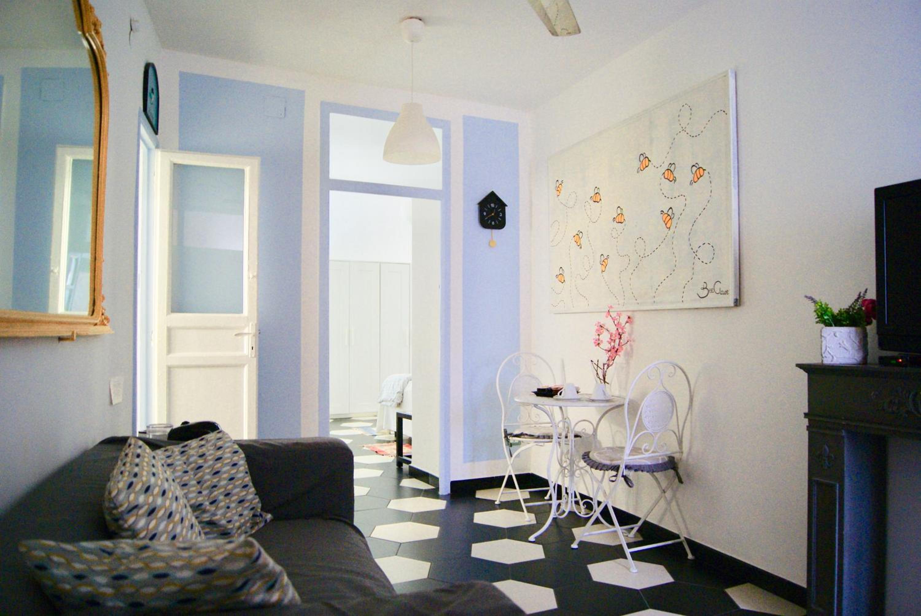 Large Double Room - Photo 7