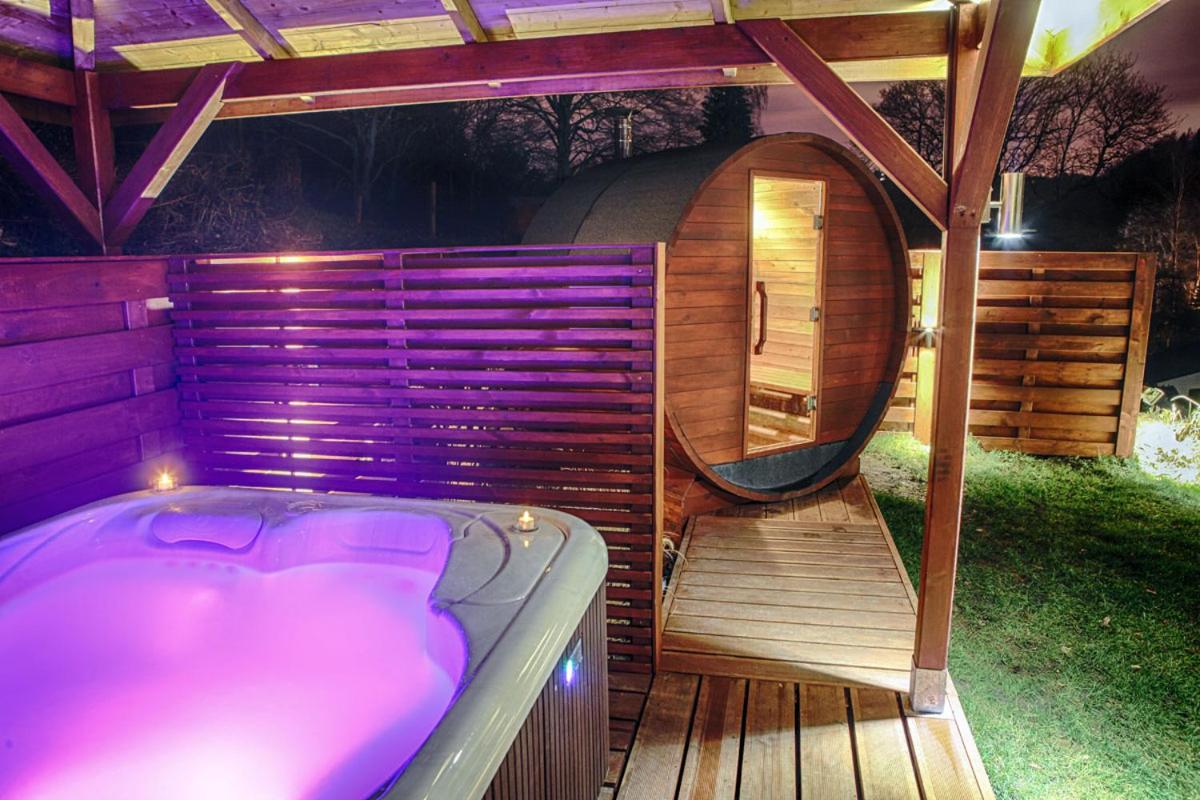 Deluxe Suite with Spa Bath photo 2
