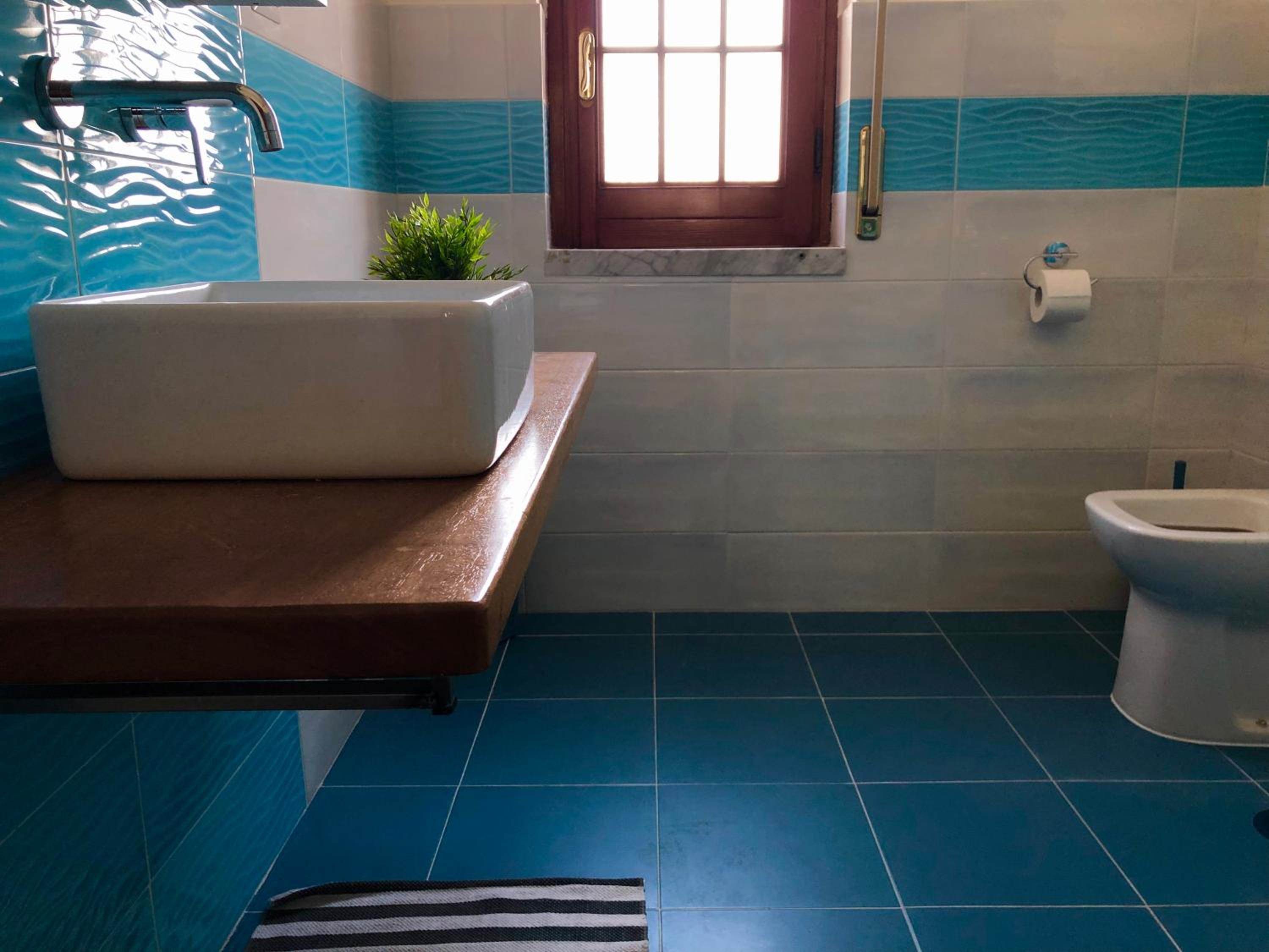 Double Room with Private Bathroom - Photo 12