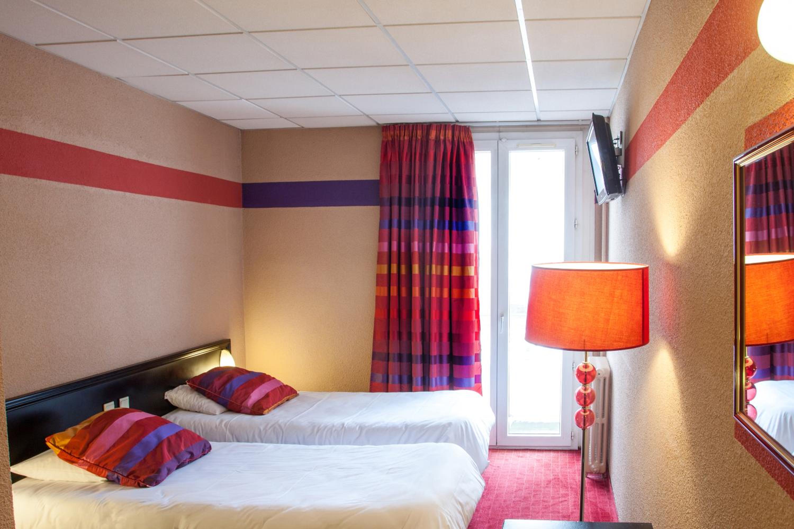 Double or Twin Room - Photo 2