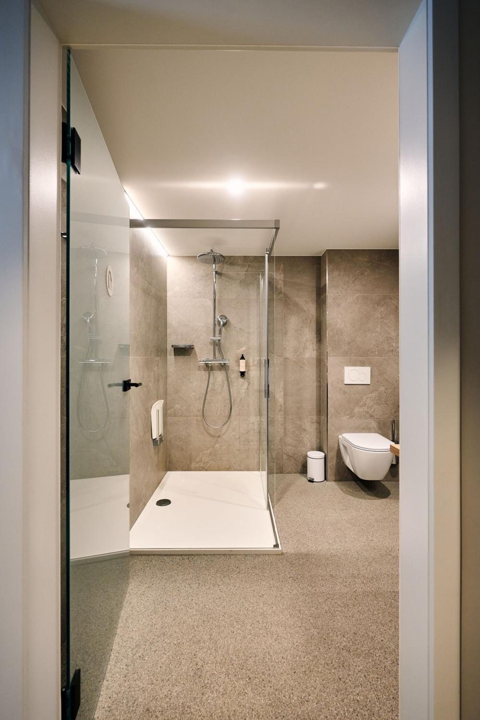 Double Room with Street View - Photo 5