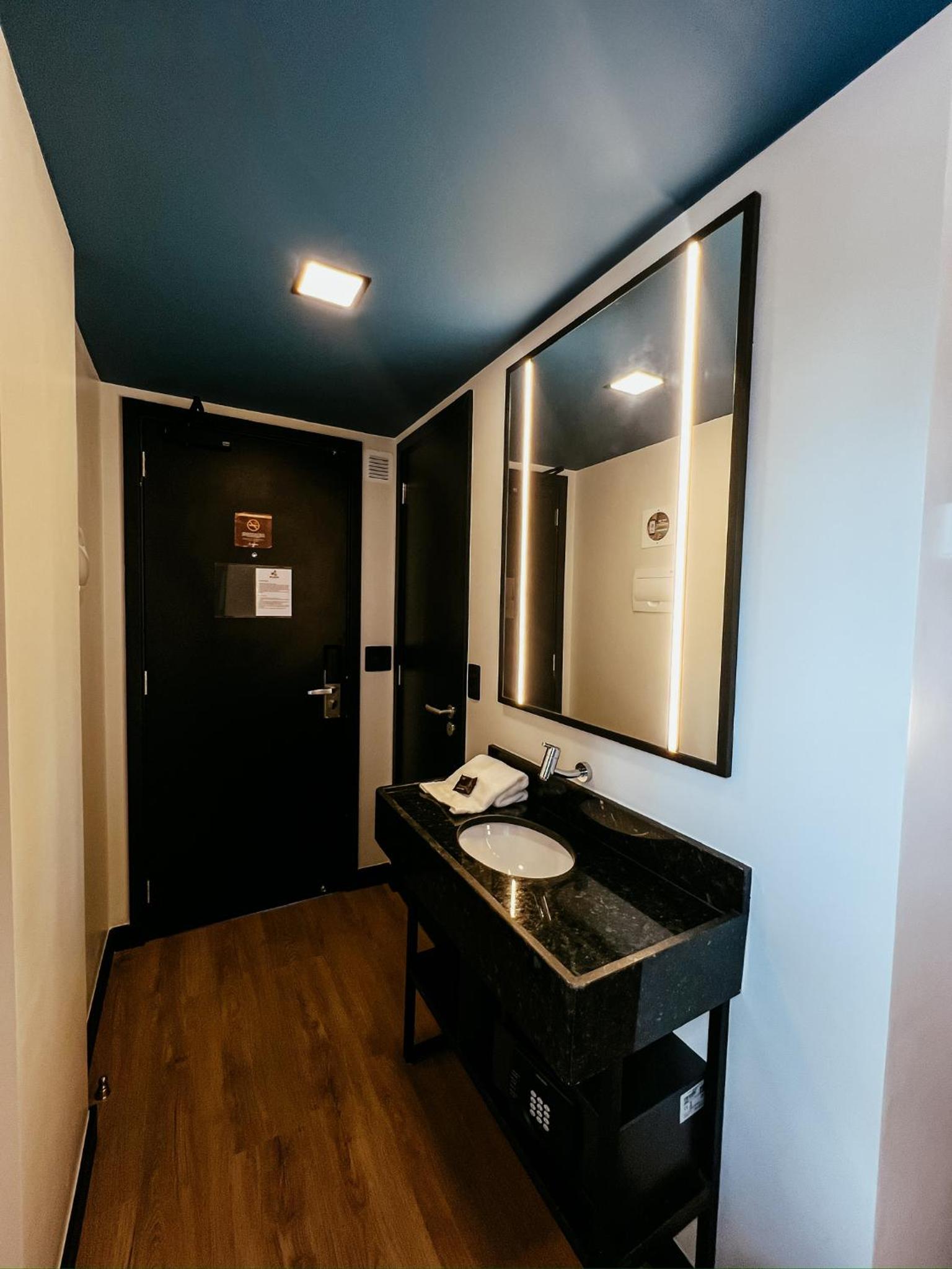Standard Twin Room photo 3