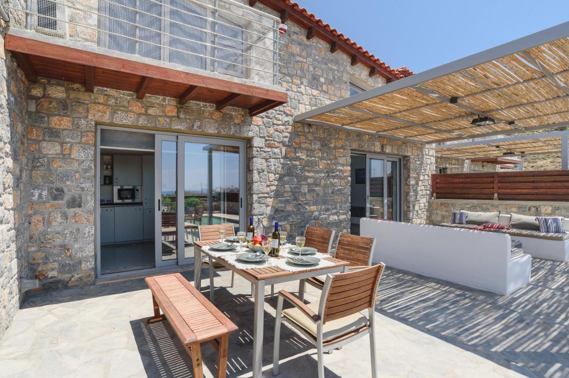 Villa photo 2