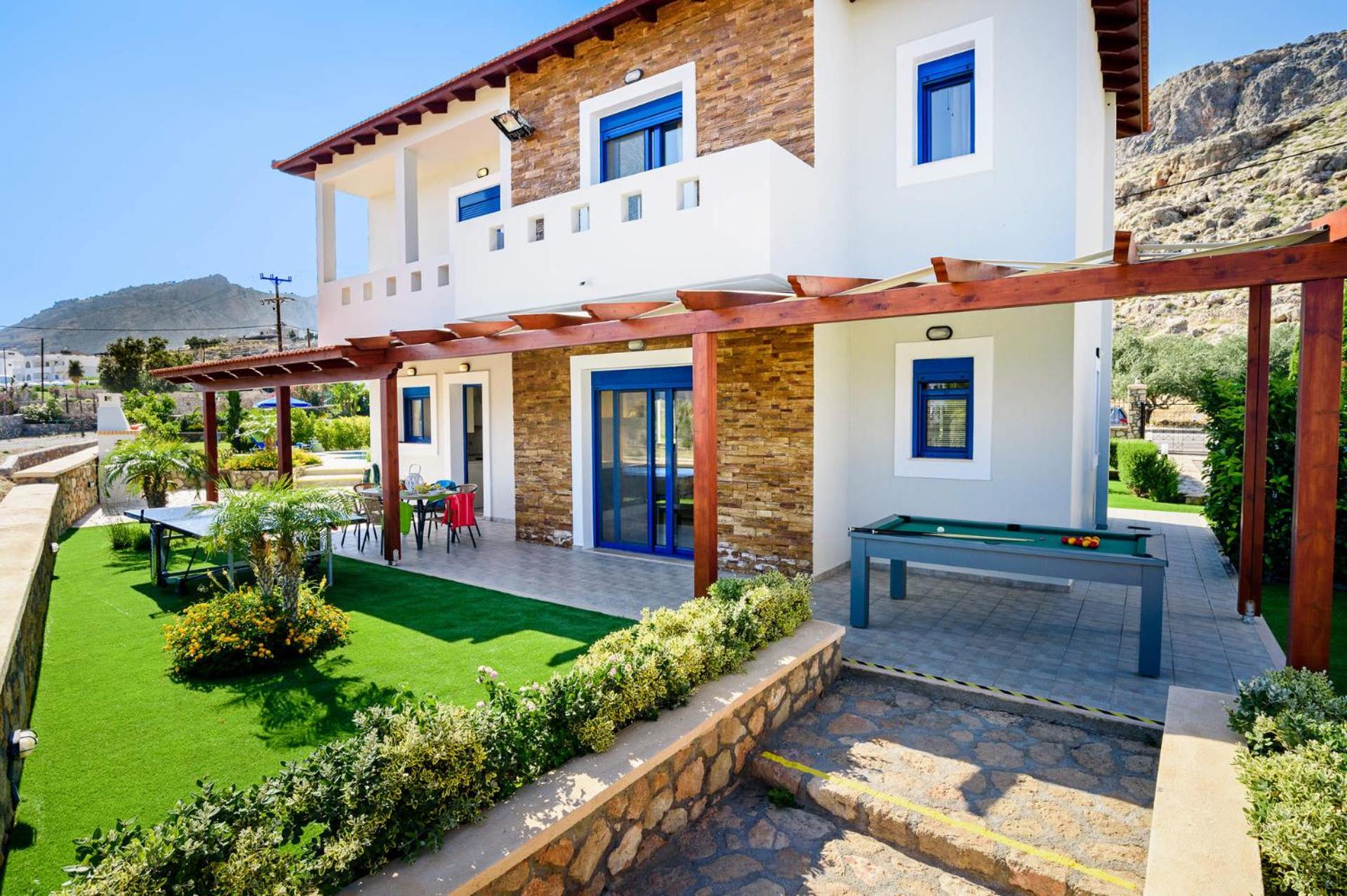 Villa photo 2