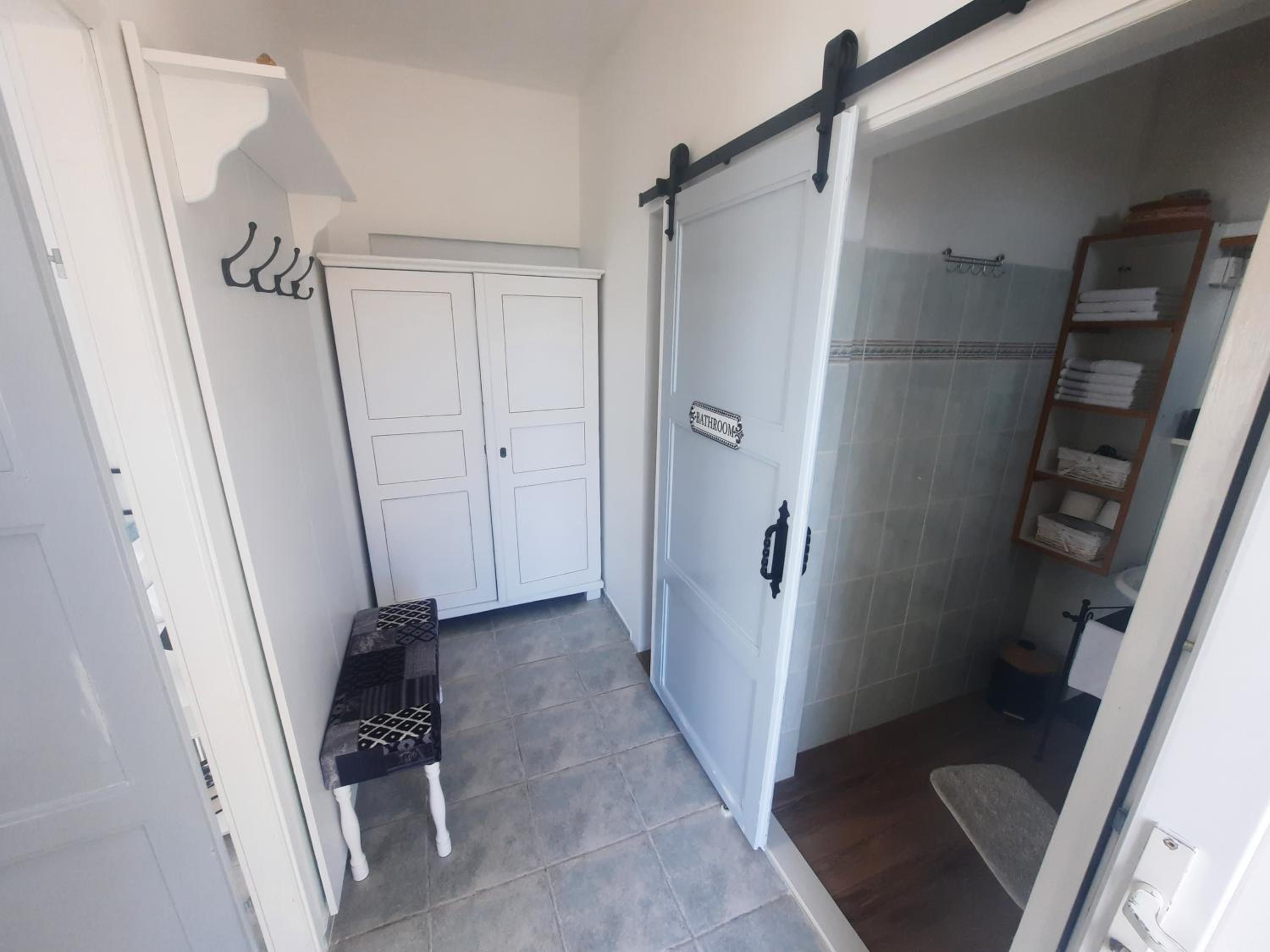 Twin Room - Photo 10