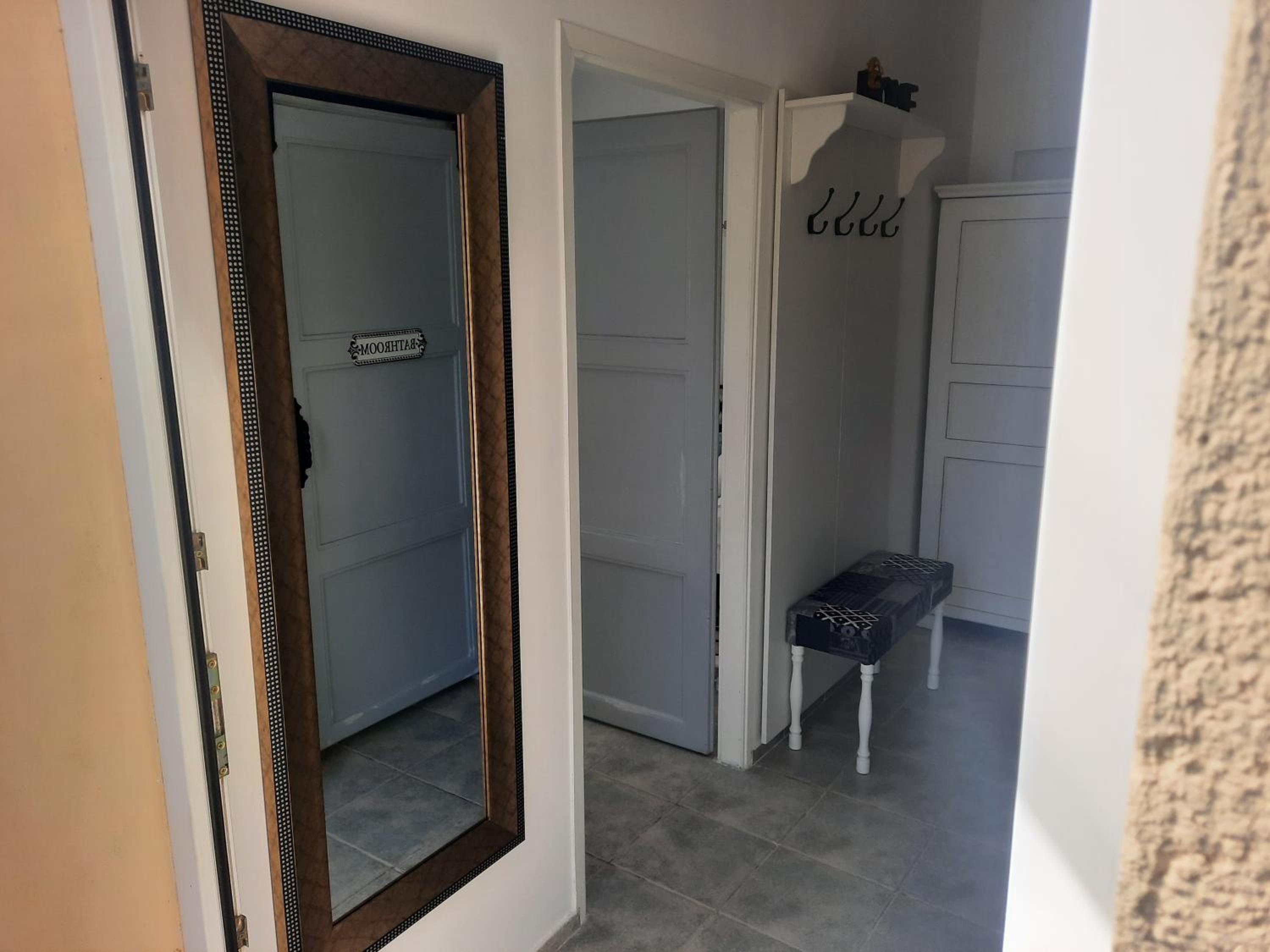 Twin Room - Photo 11