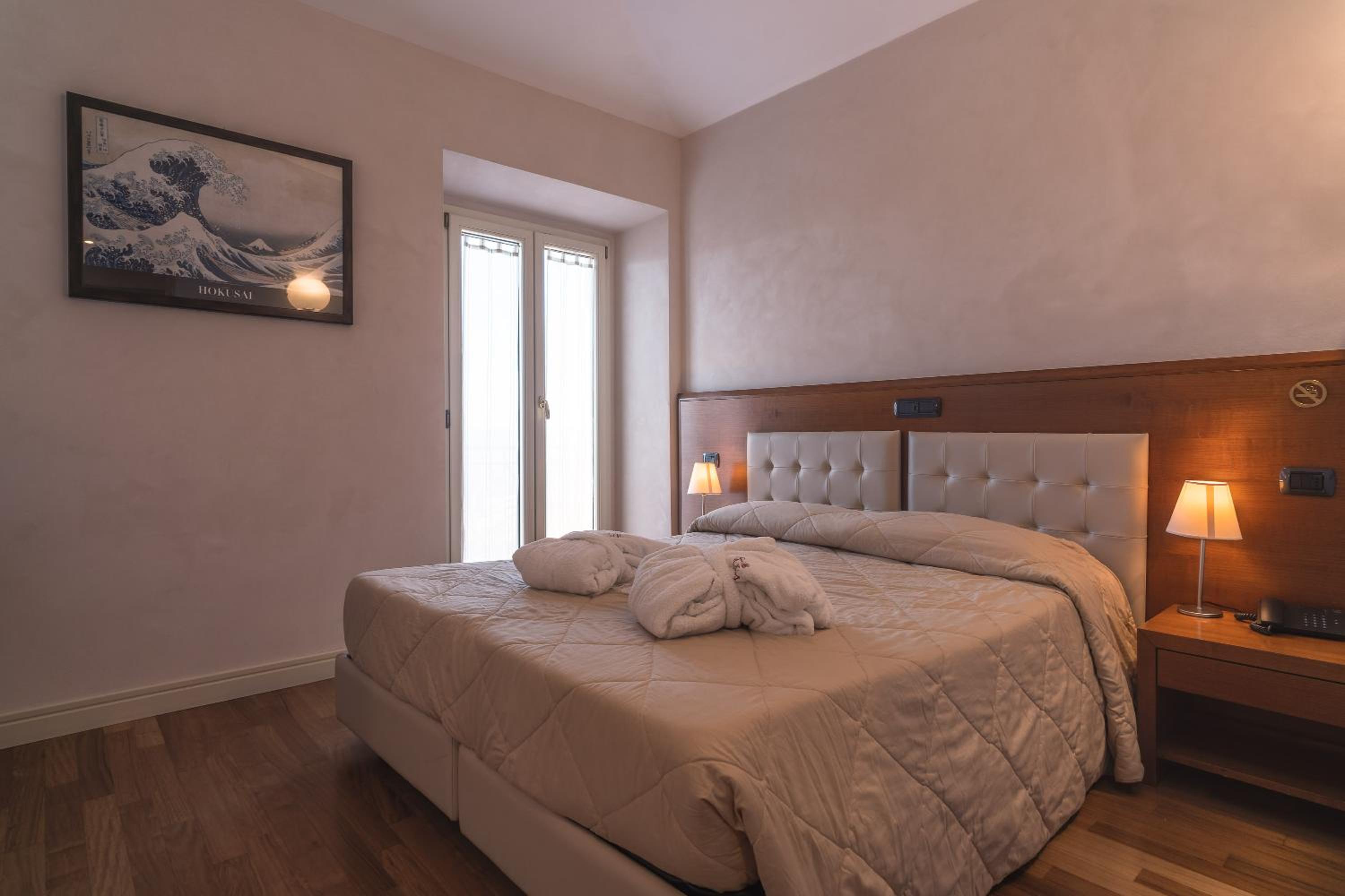 Junior Suite (2 Adults) - Photo 1