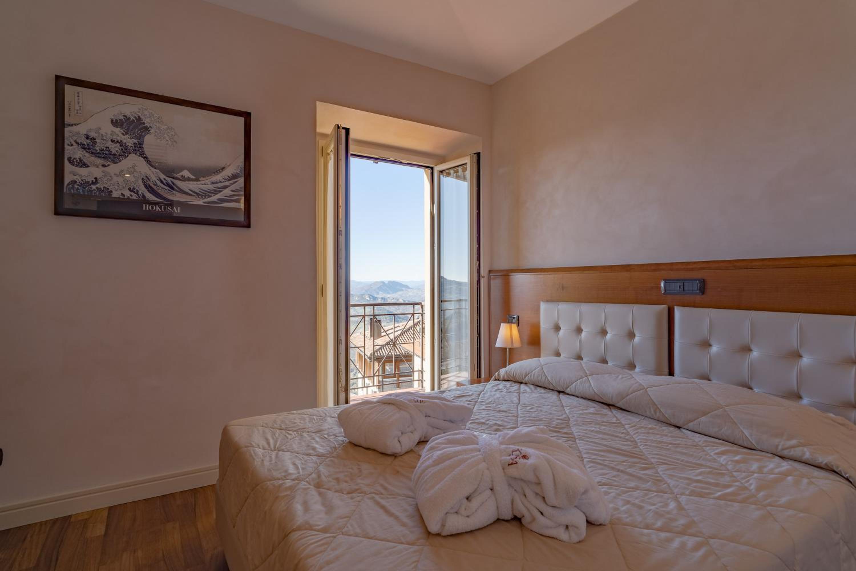 Junior Suite (2 Adults) - Photo 5