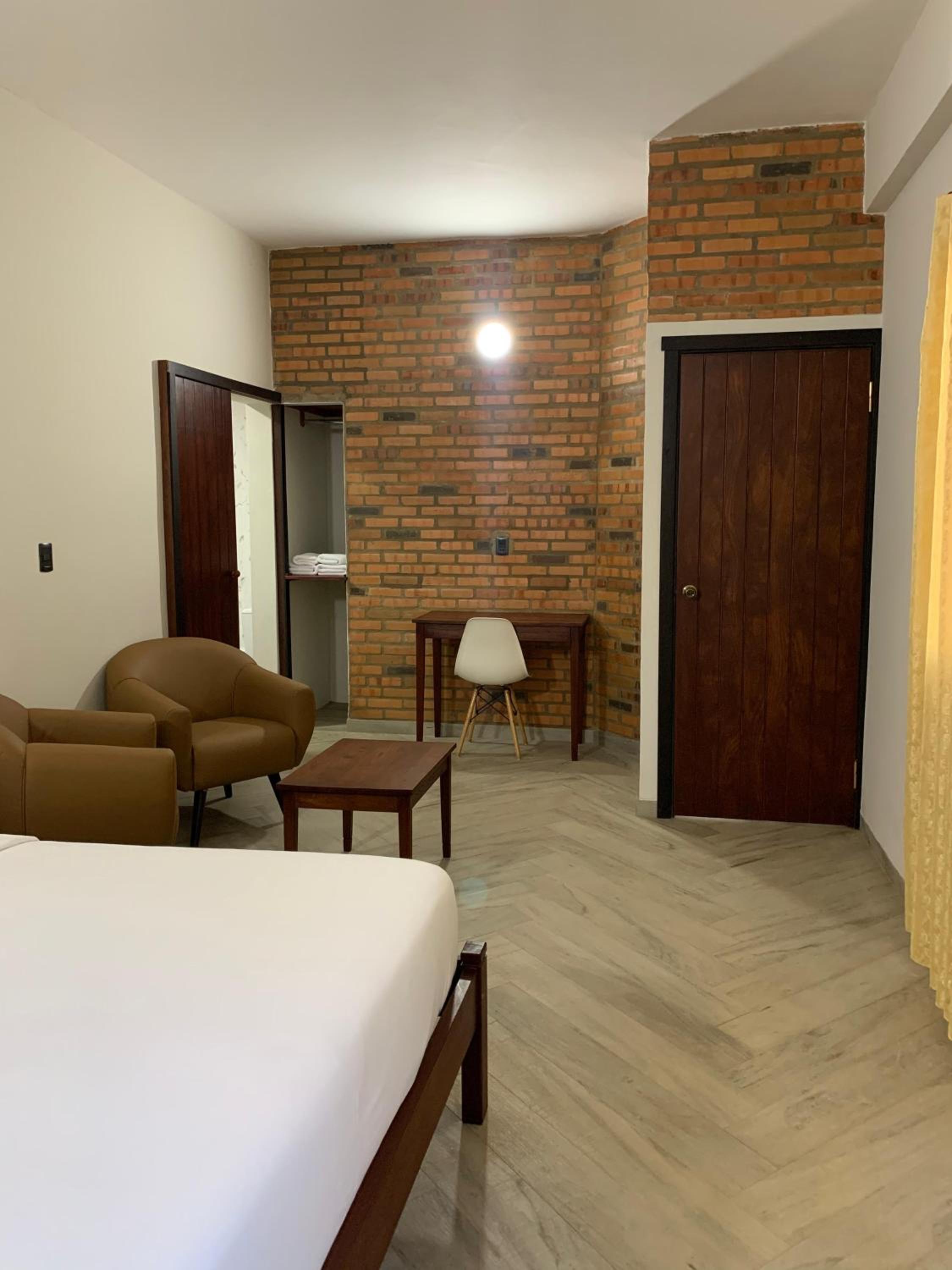 Deluxe King Room photo 2