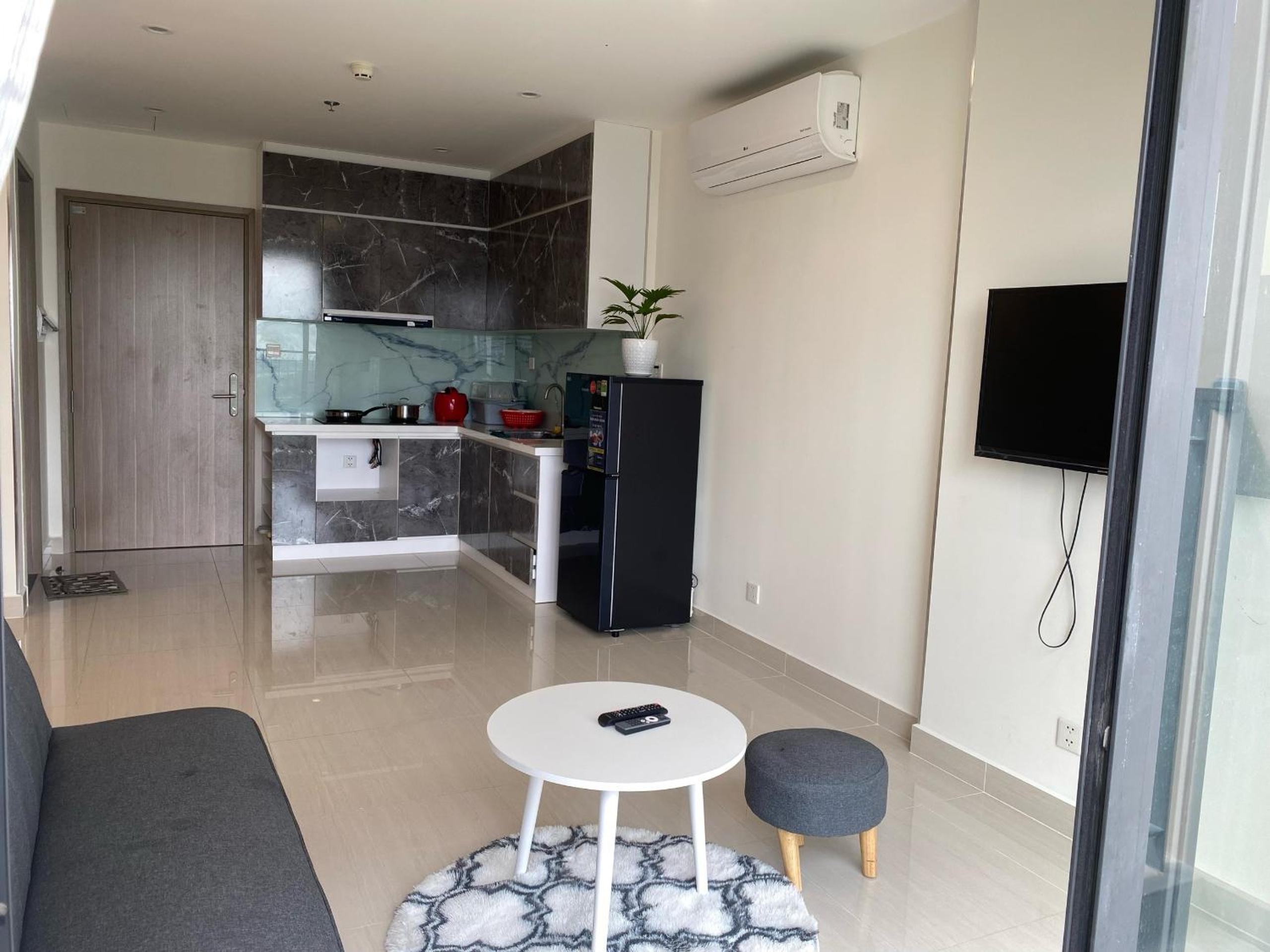 One-Bedroom Apartment - Photo 15