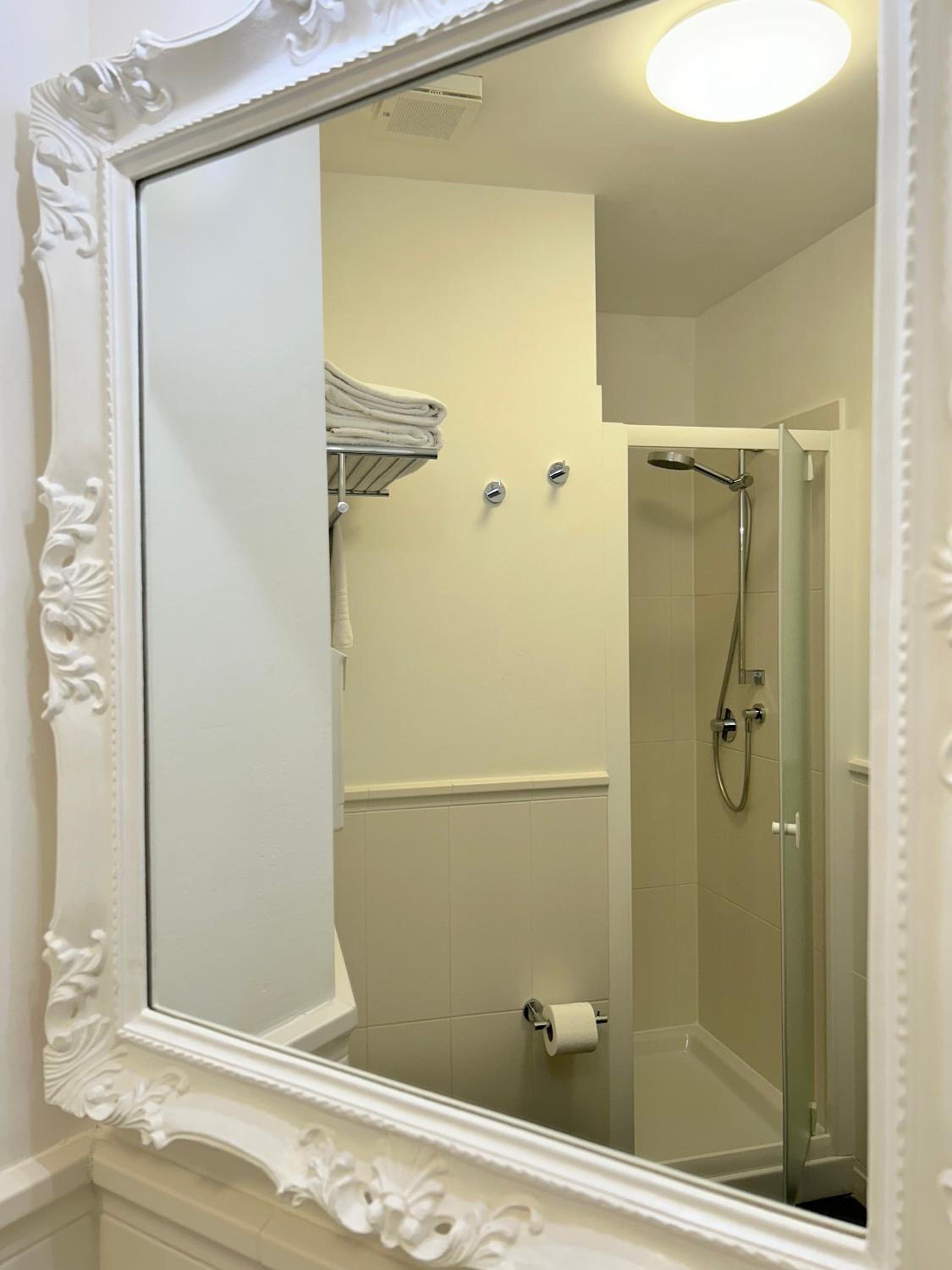 Economy Double Room photo 2