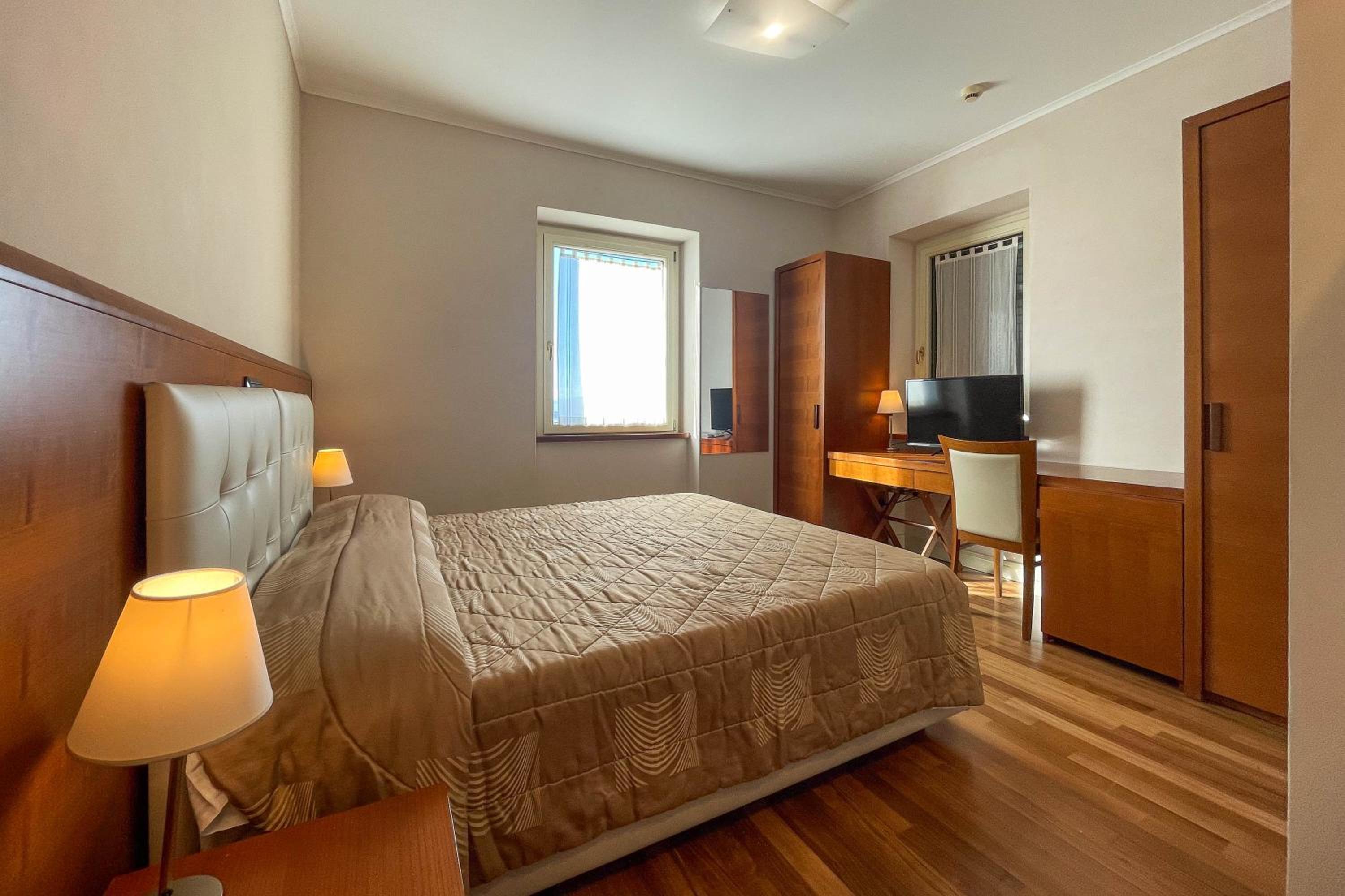 Deluxe Double or Twin Room - Photo 1