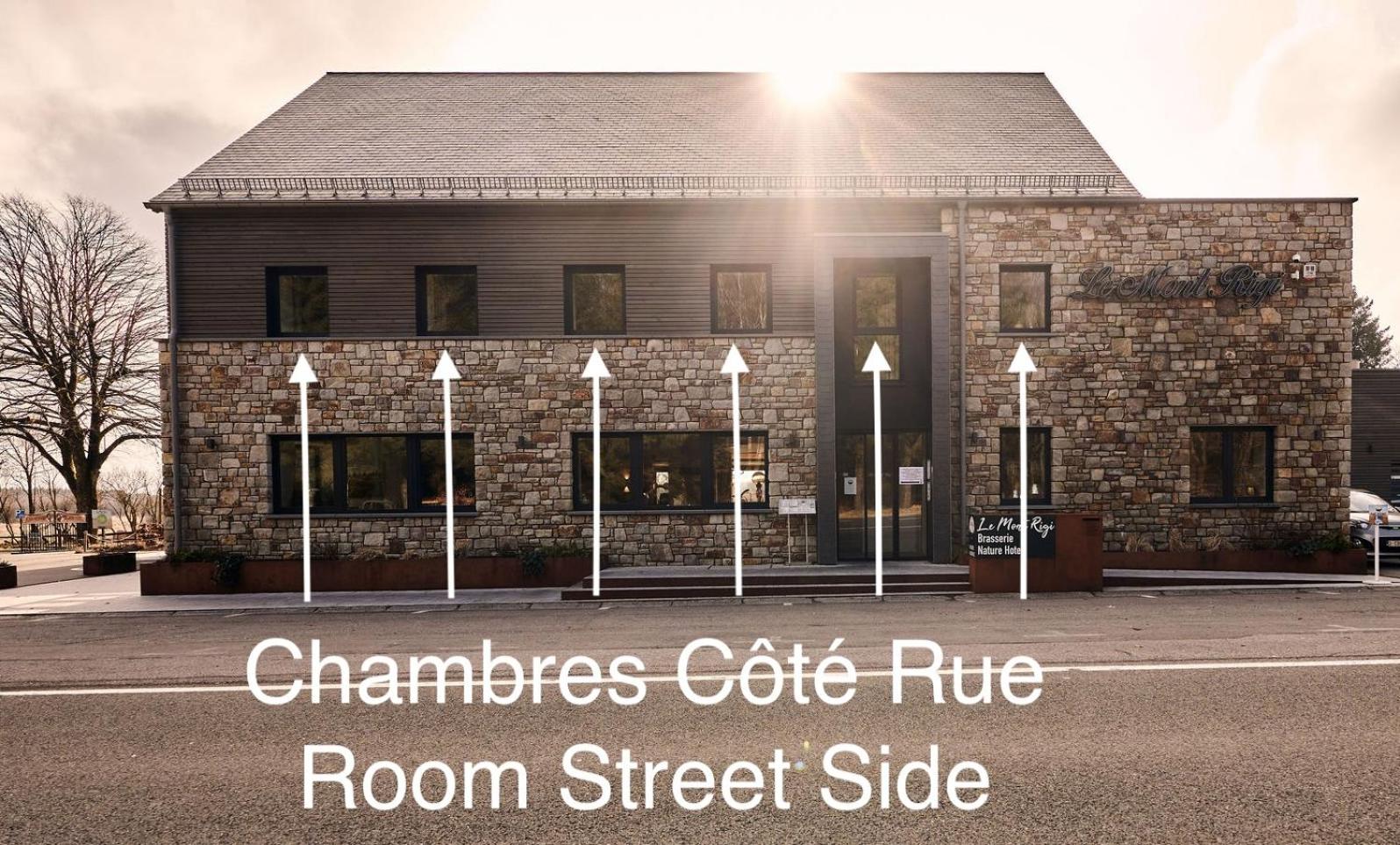 Double Room with Street View - Photo 2