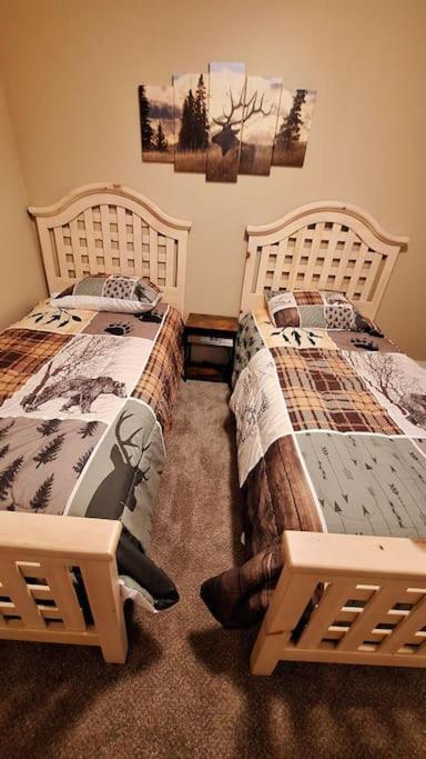 Five-Bedroom House photo 2