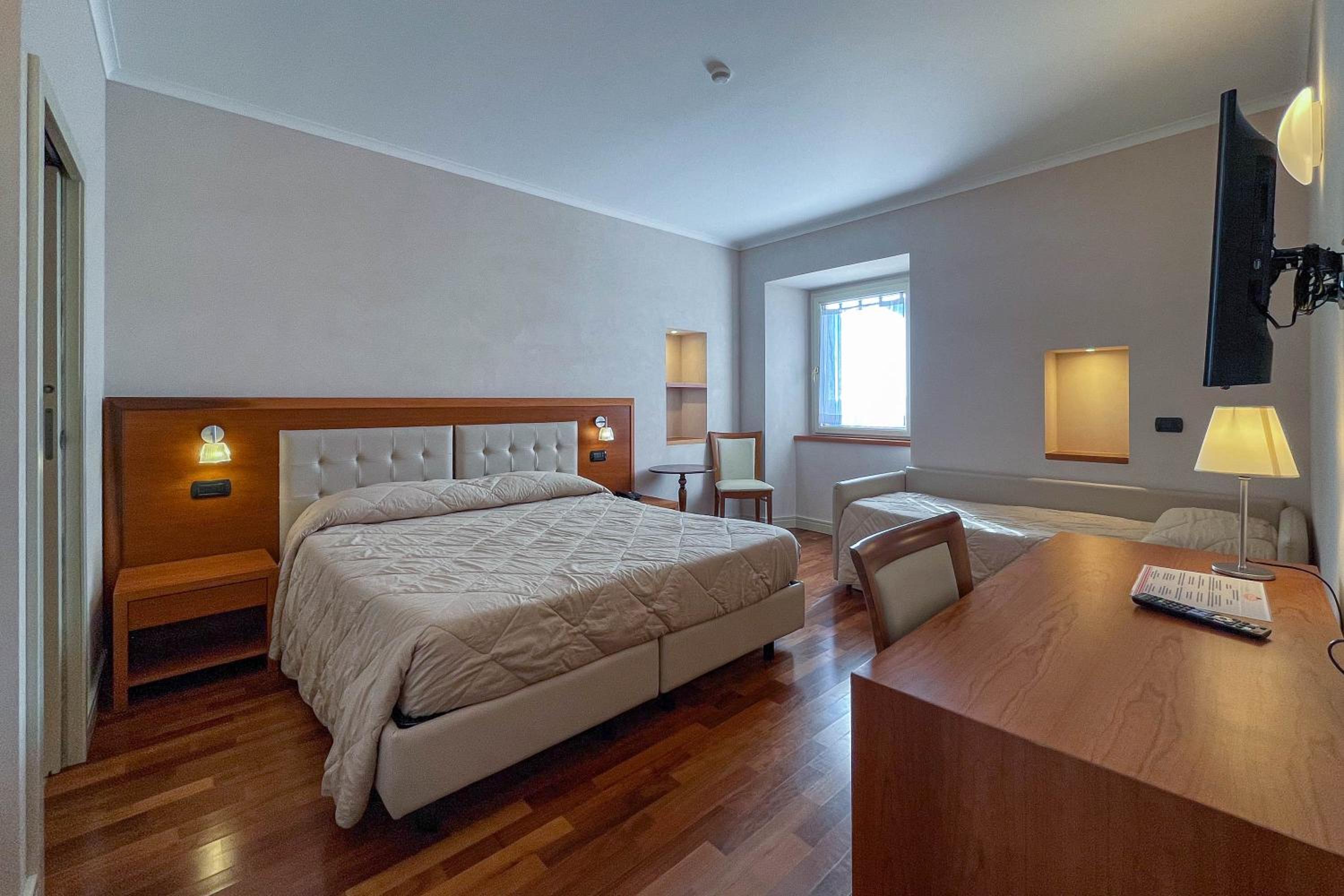 Triple Room - Photo 8