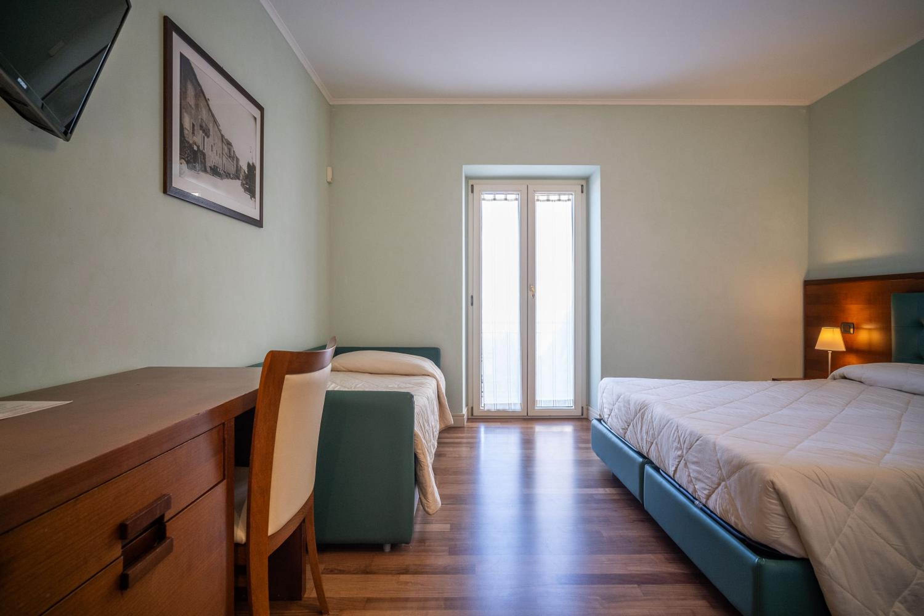 Triple Room - Photo 9