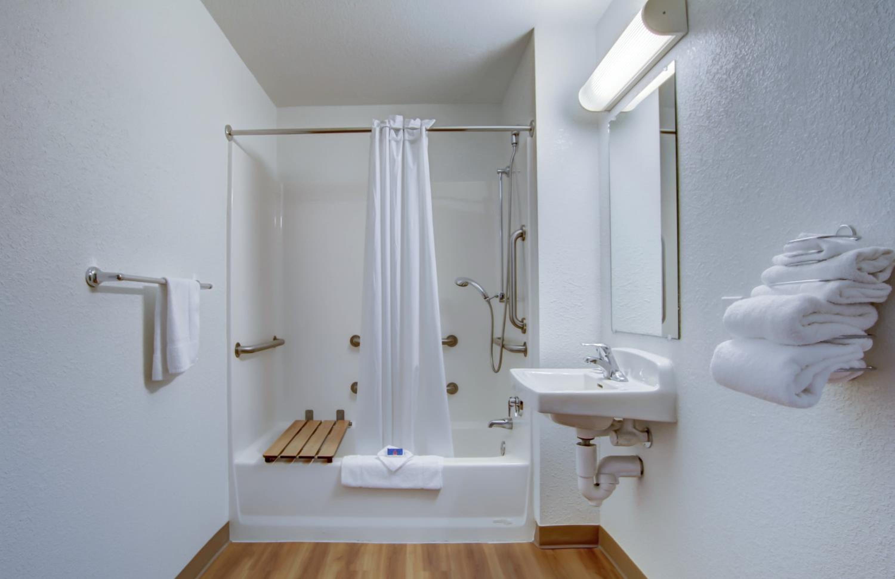 Deluxe Quadruple Room - Non-Smoking photo 2