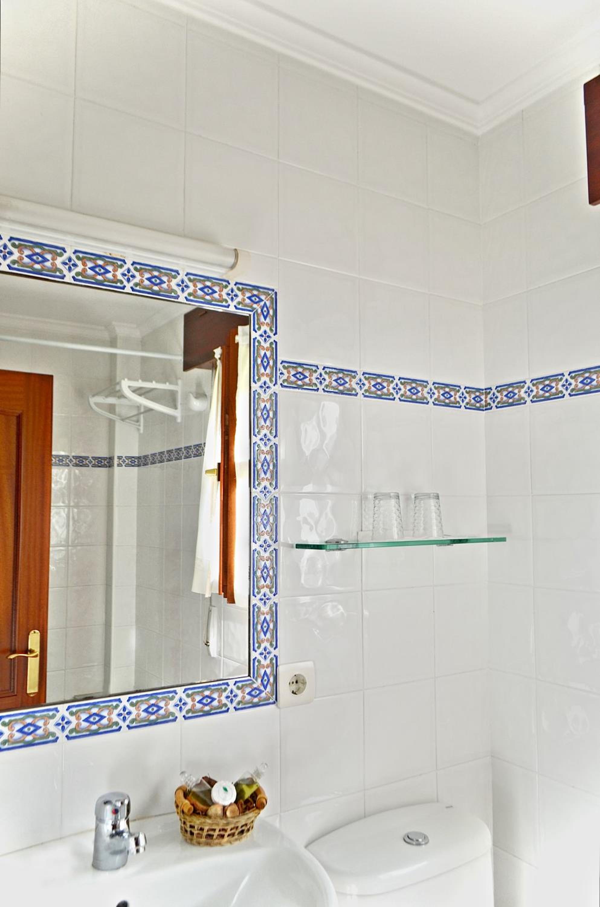 Double or Twin Room photo 2