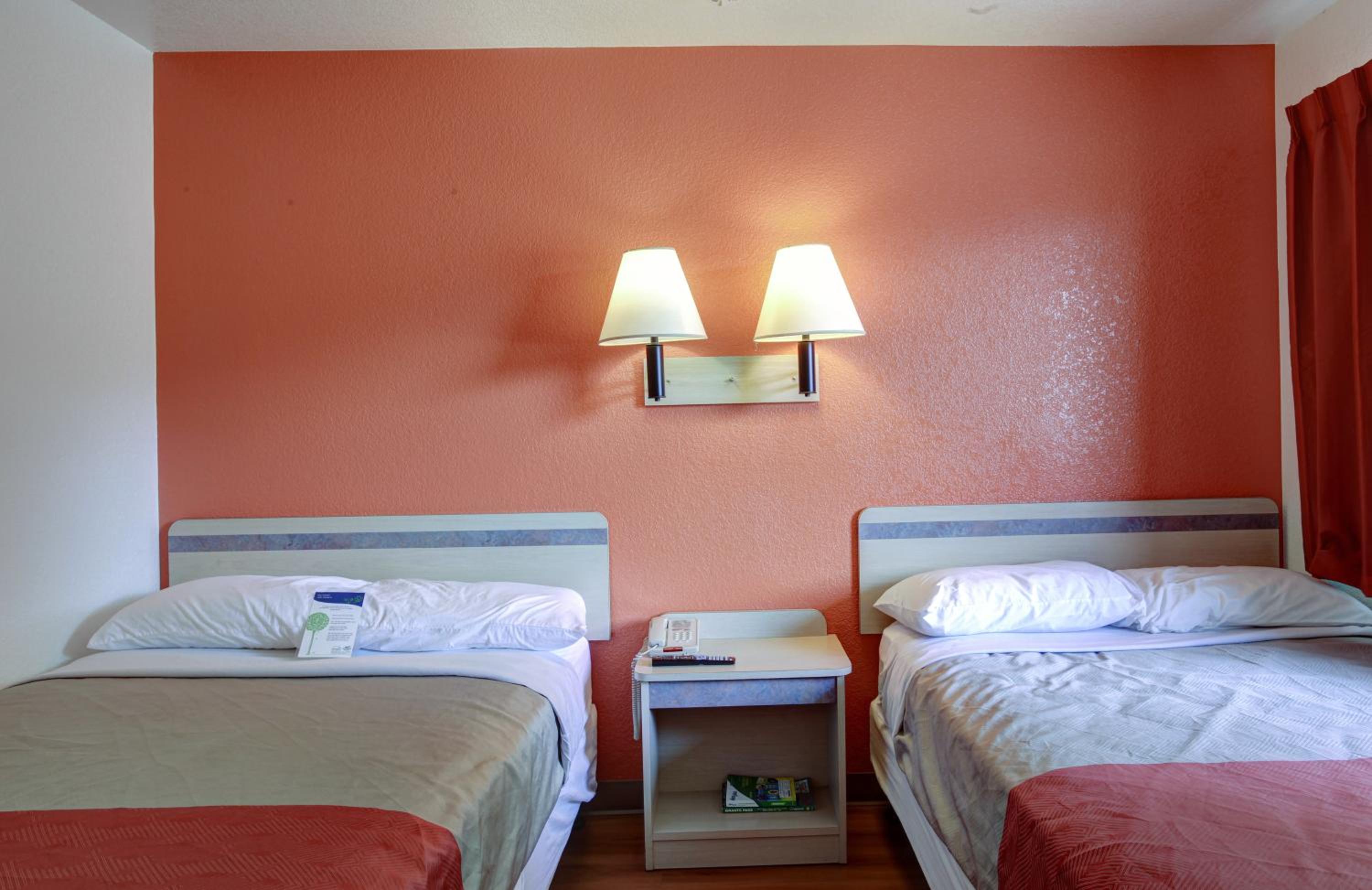 Double Room - Disability Access - Non-Smoking photo 3