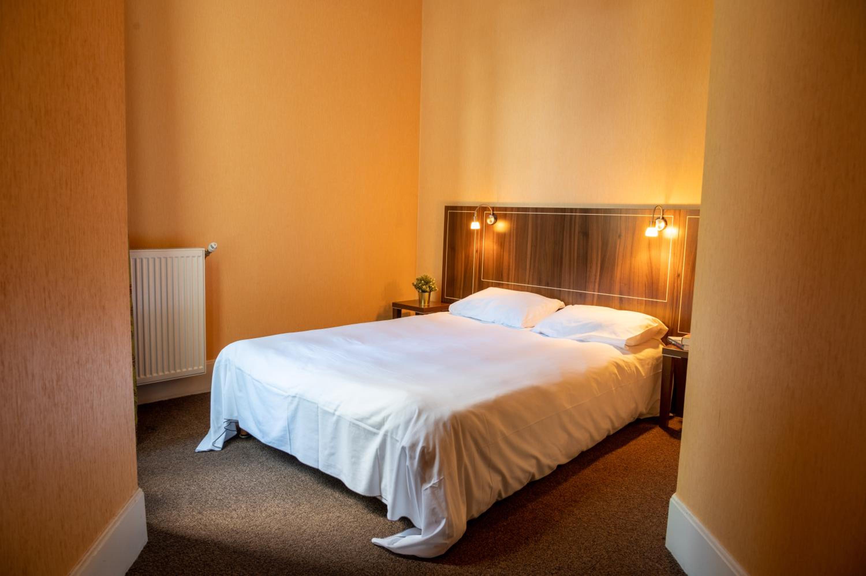 Three-Bedroom Apartment (6-8 Adults)