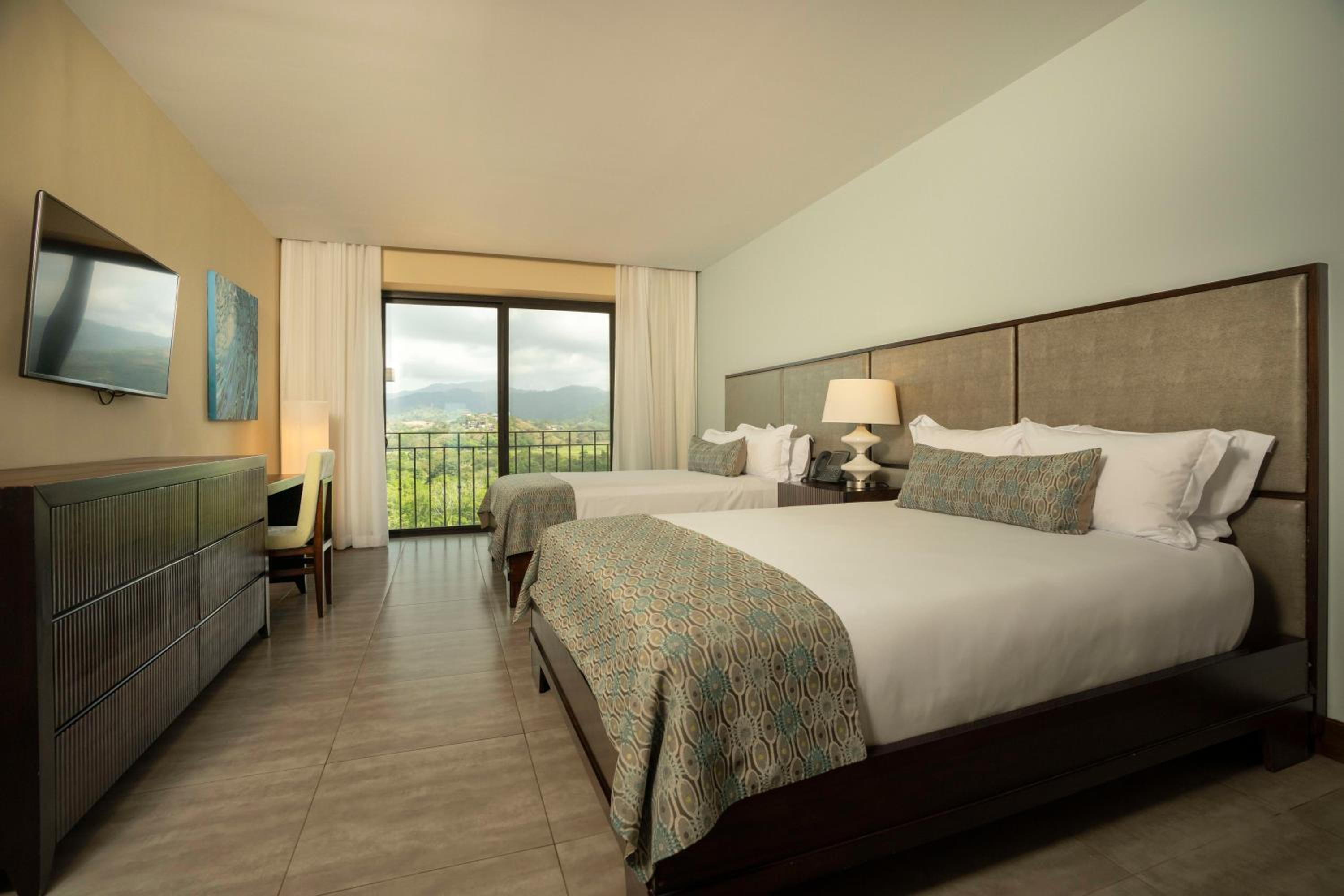 Deluxe Mountain View 2 Queen Beds - Photo 2
