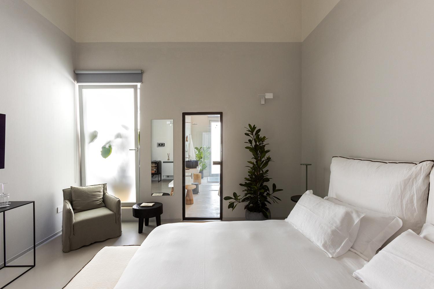 King Room with Spa Bath - Photo 3