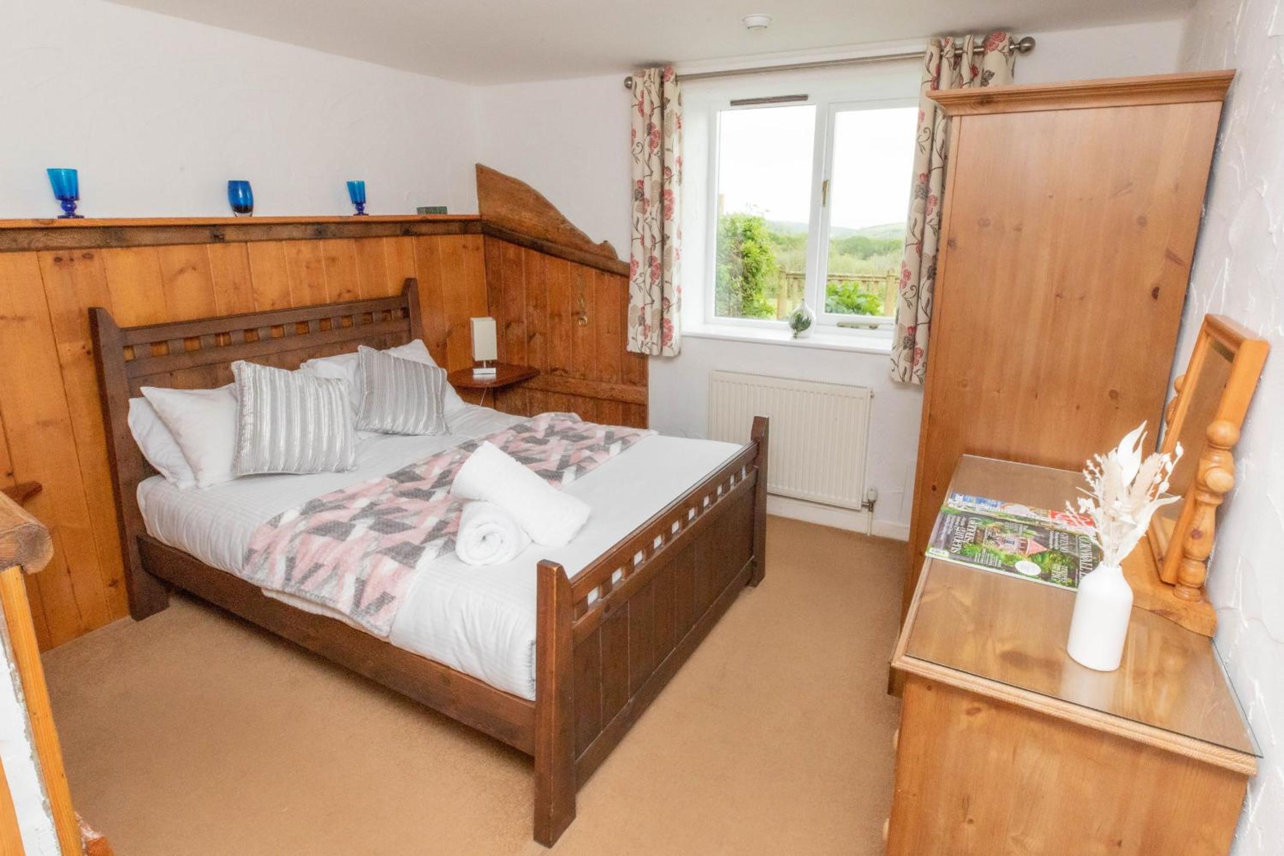 Two-Bedroom House photo 3