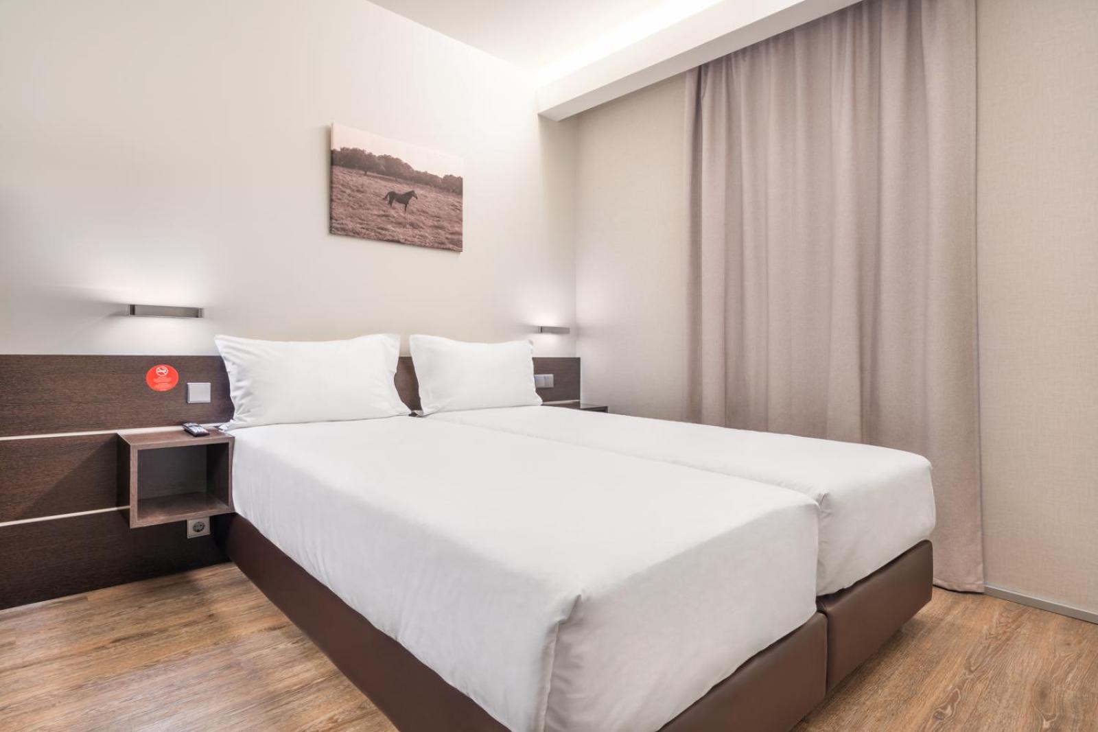 Standard Twin Room - Photo 1