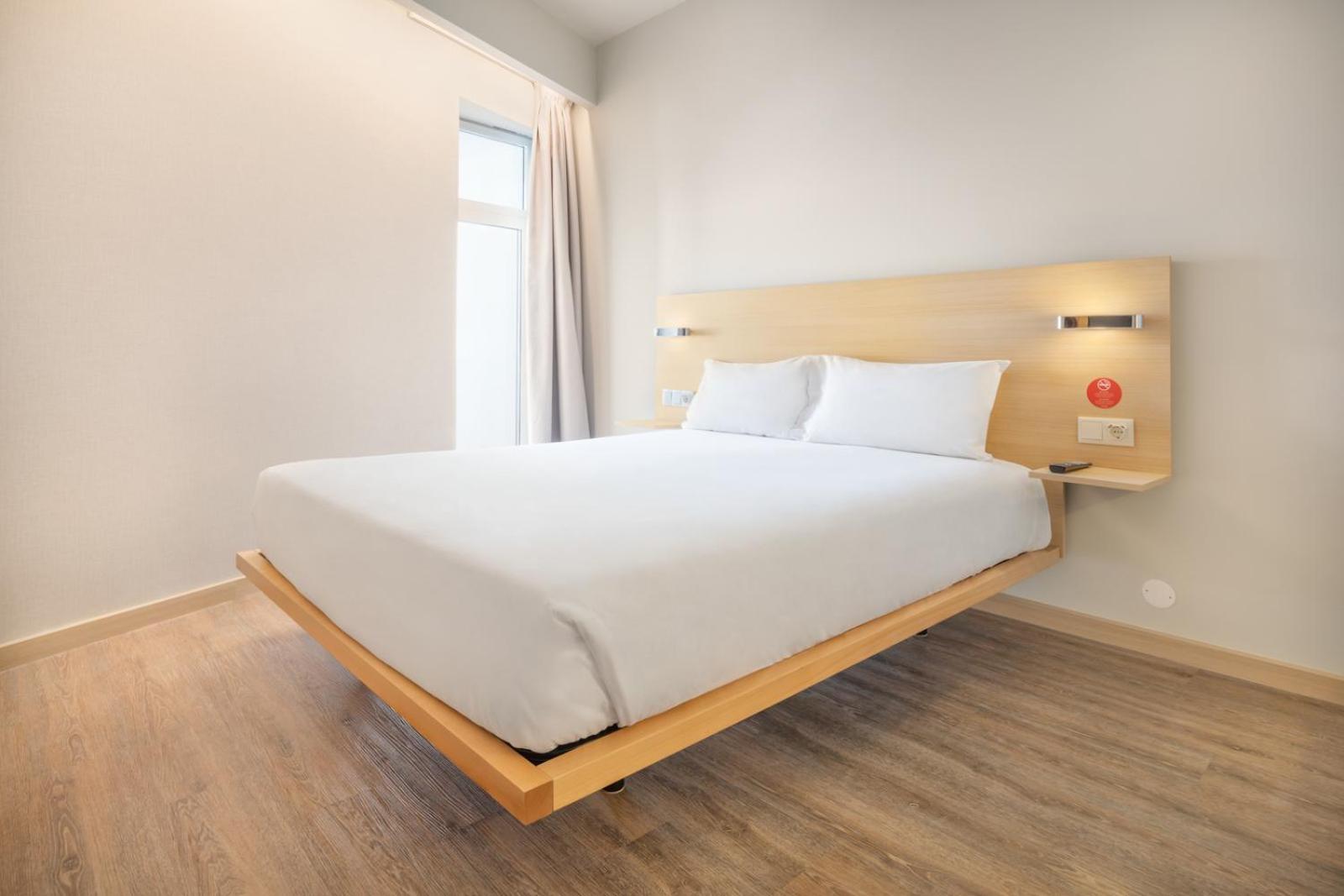 Standard Double Room - Photo 7