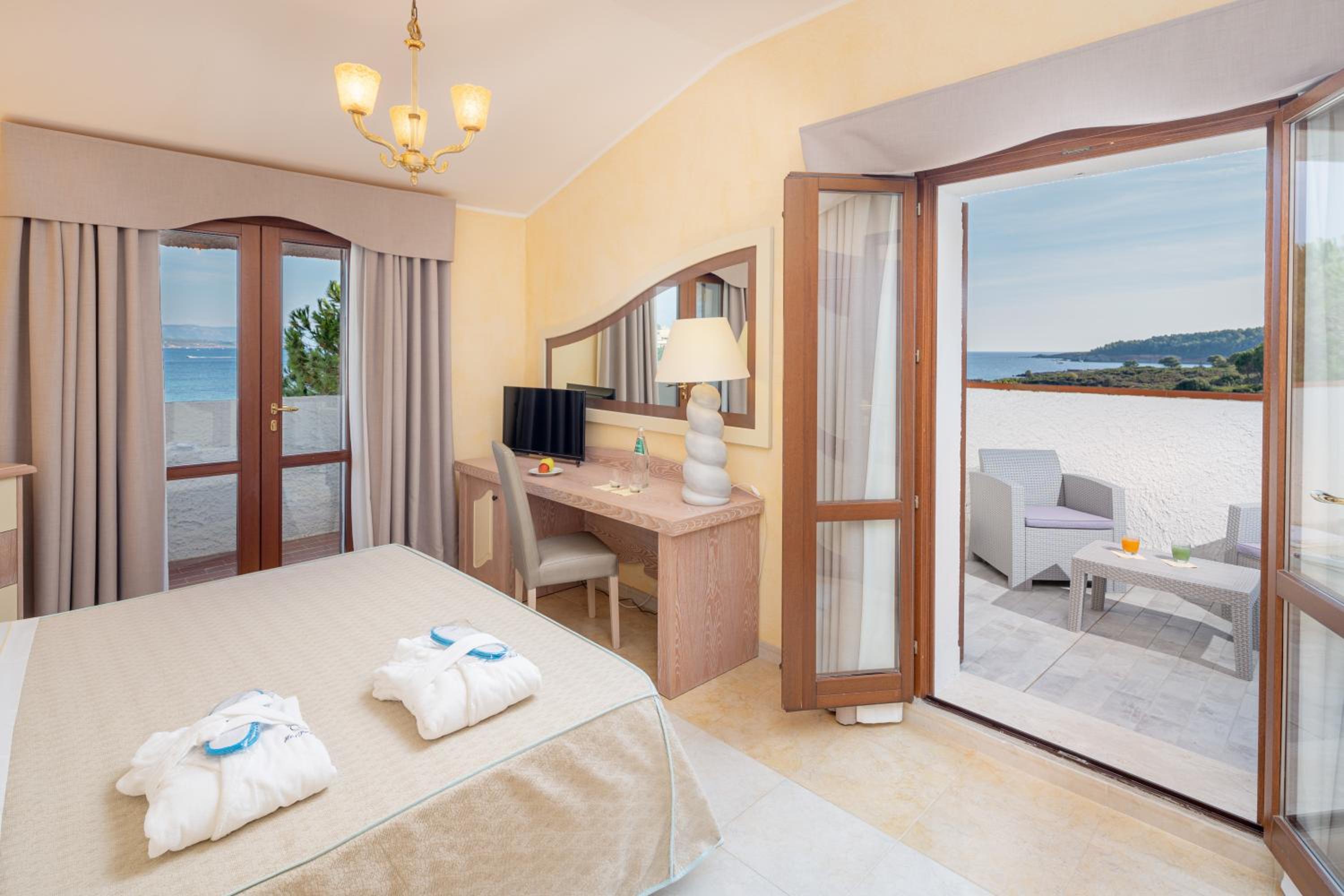 Suite with Terrace and Sea View