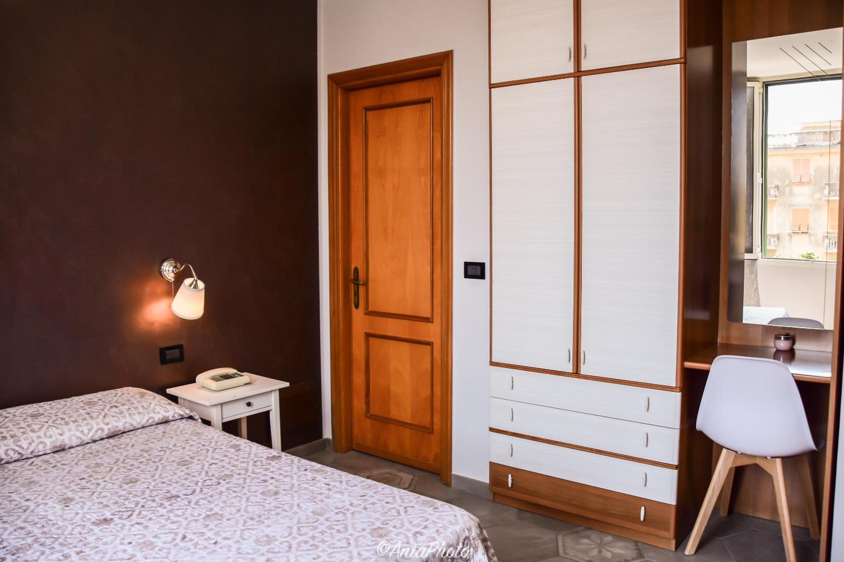 Basic Triple Room