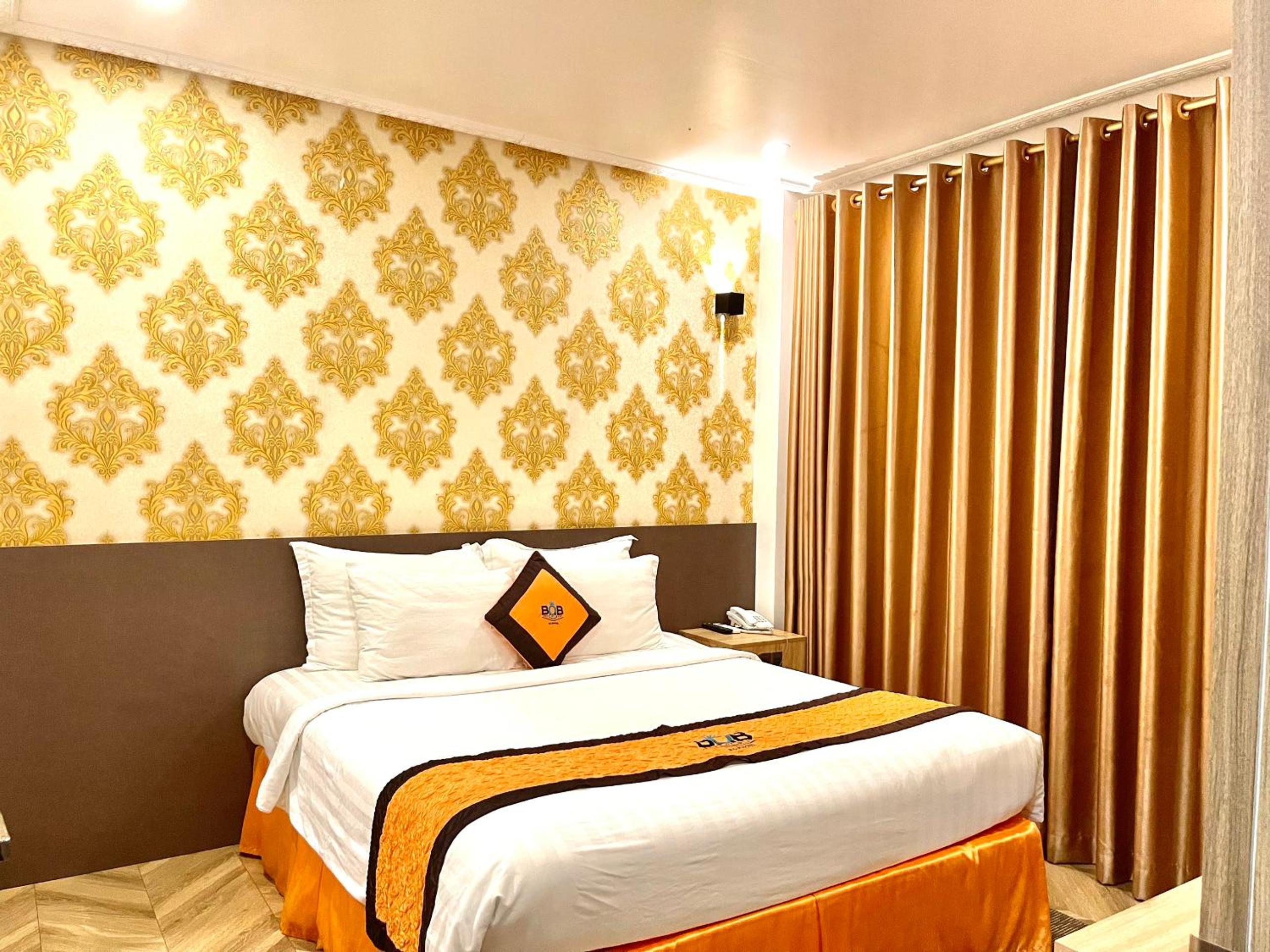 Deluxe King Room - Photo 1