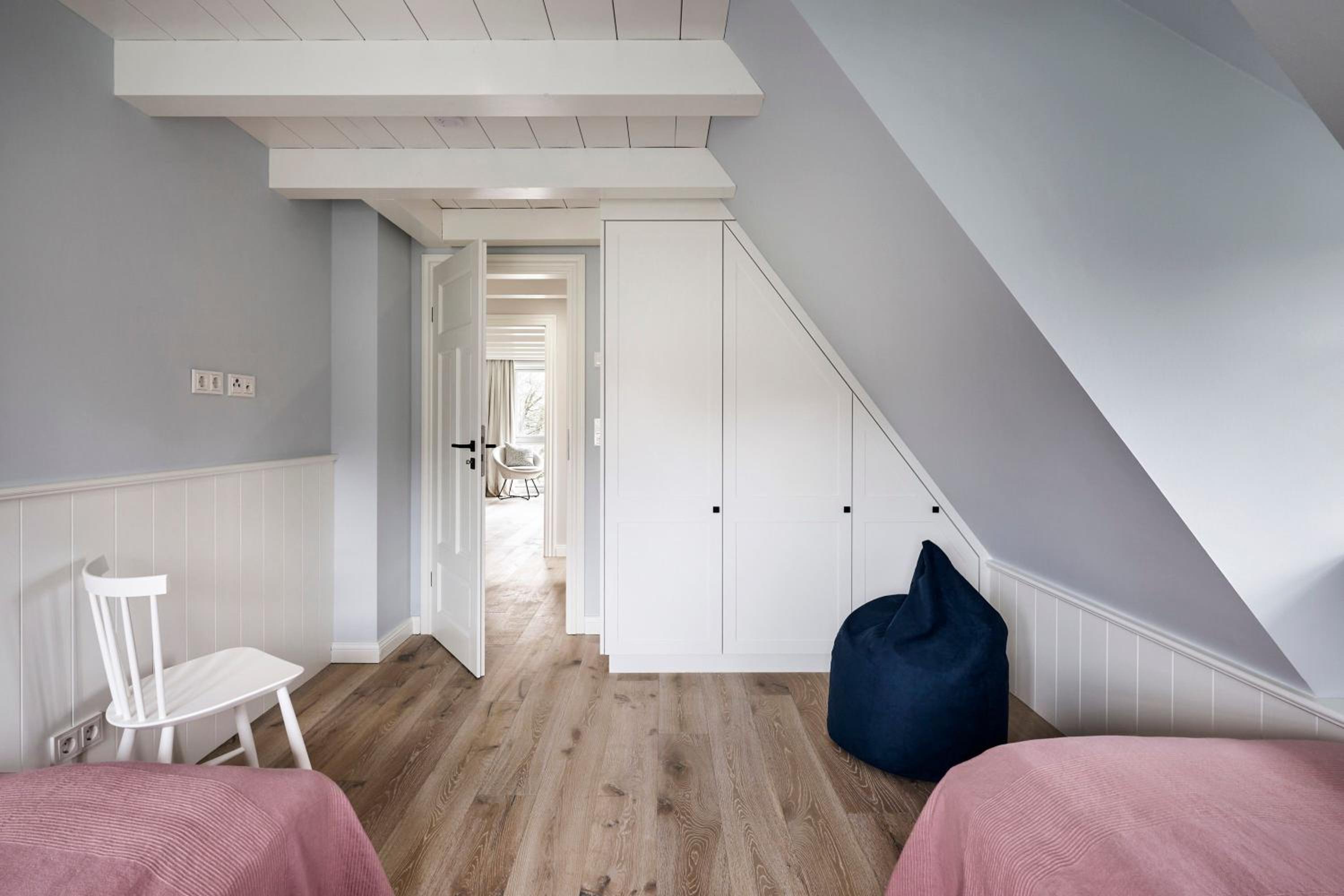 Three-Bedroom House photo 2