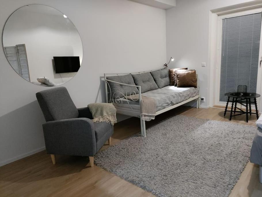 One-Bedroom Apartment photo 2