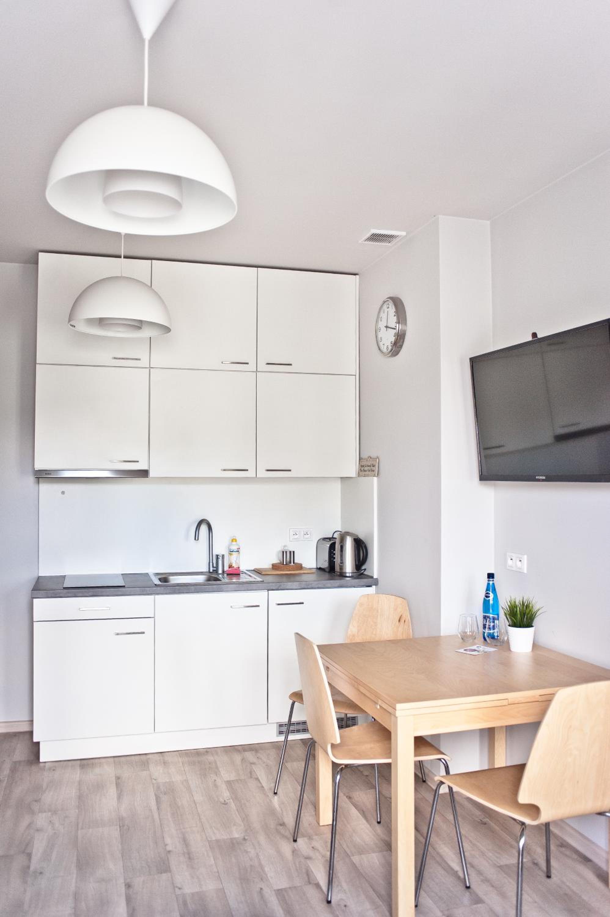 Studio Apartment with Terrace - Photo 3