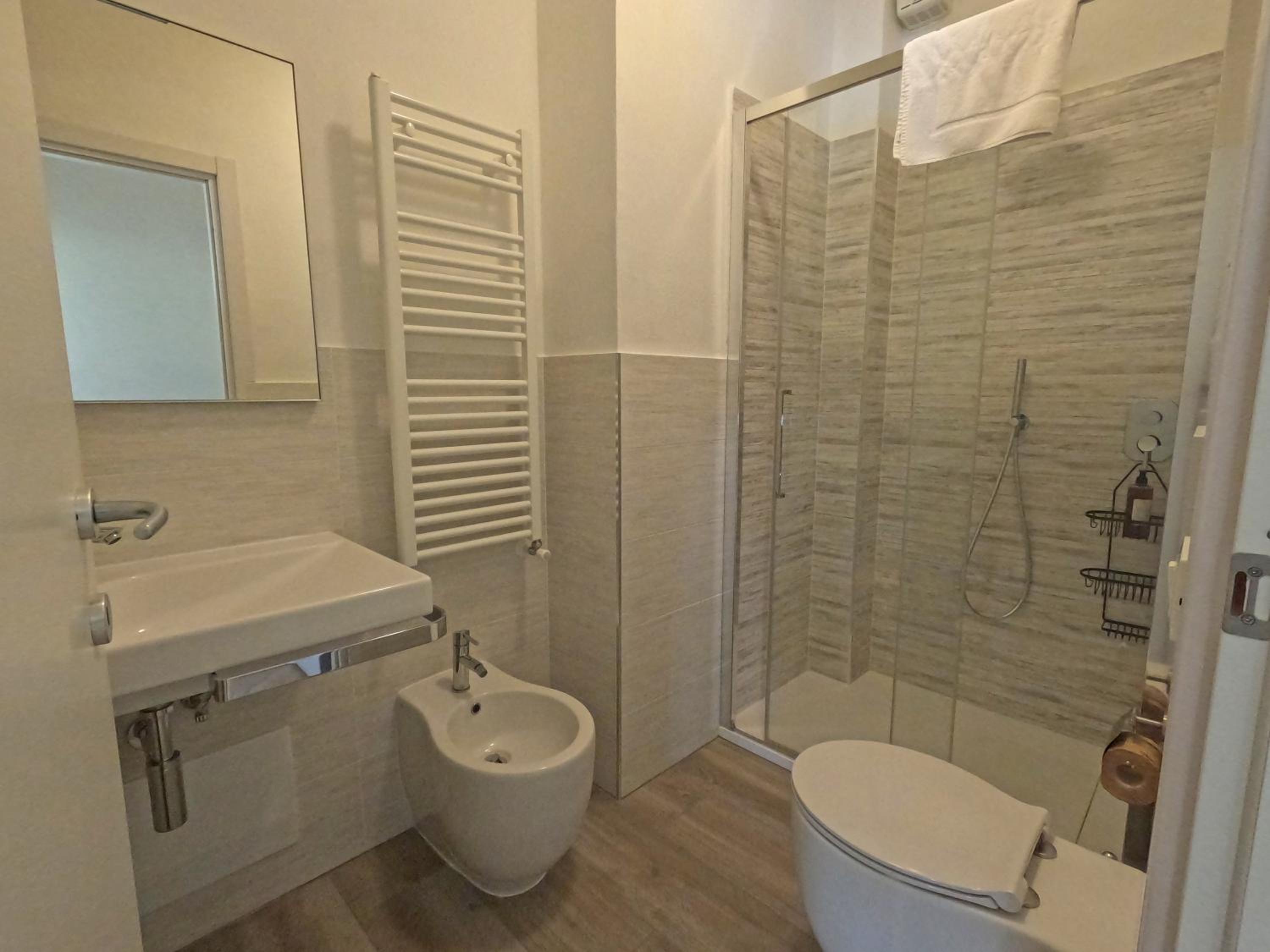 One-Bedroom Apartment - Separate Building photo 3