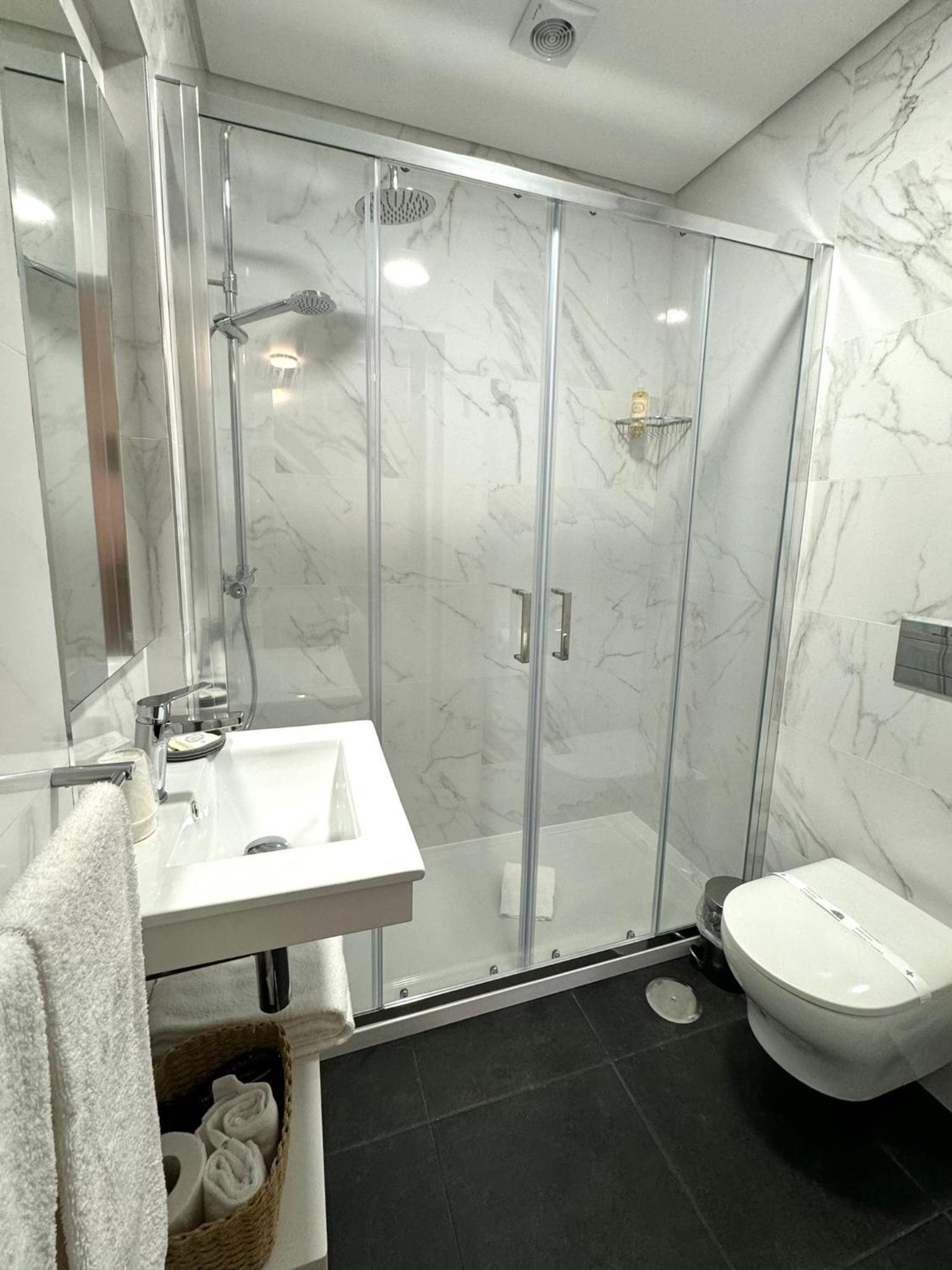 Double Room - Photo 6
