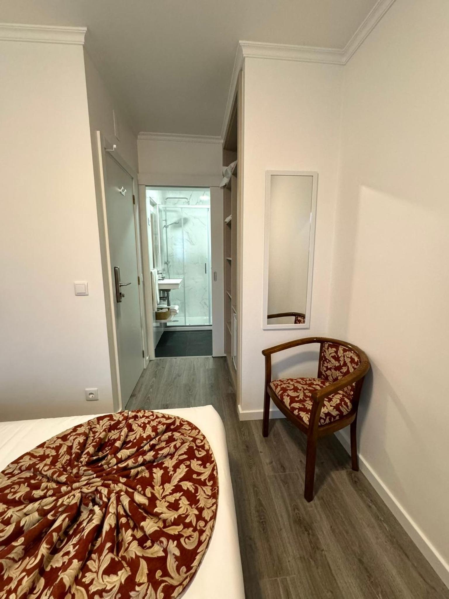 Double Room - Photo 3
