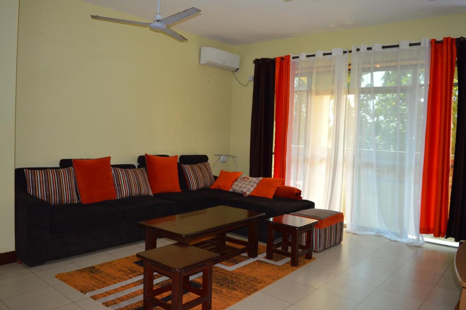 Three-Bedroom Apartment photo 2