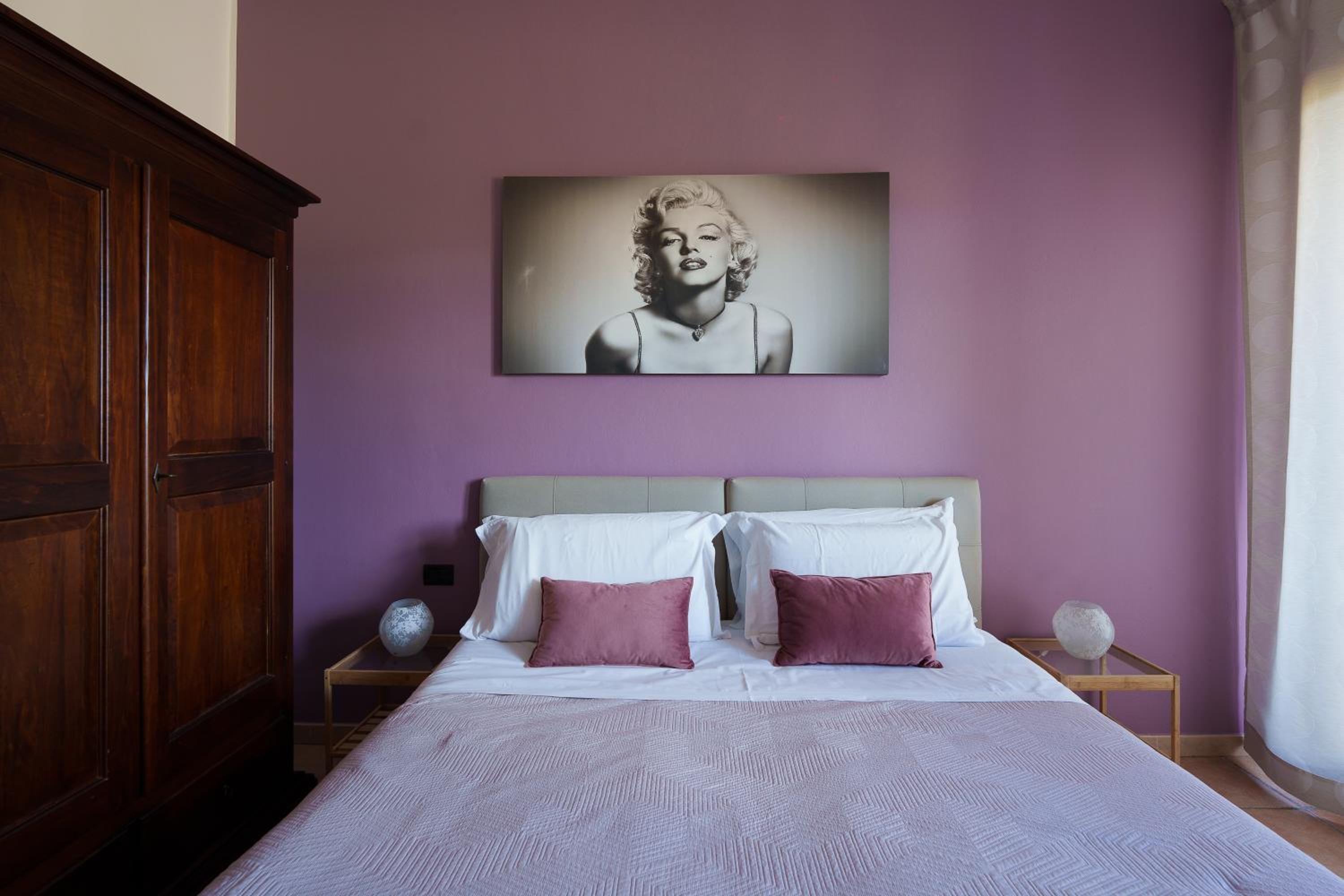 Standard Double or Twin Room - Photo 9