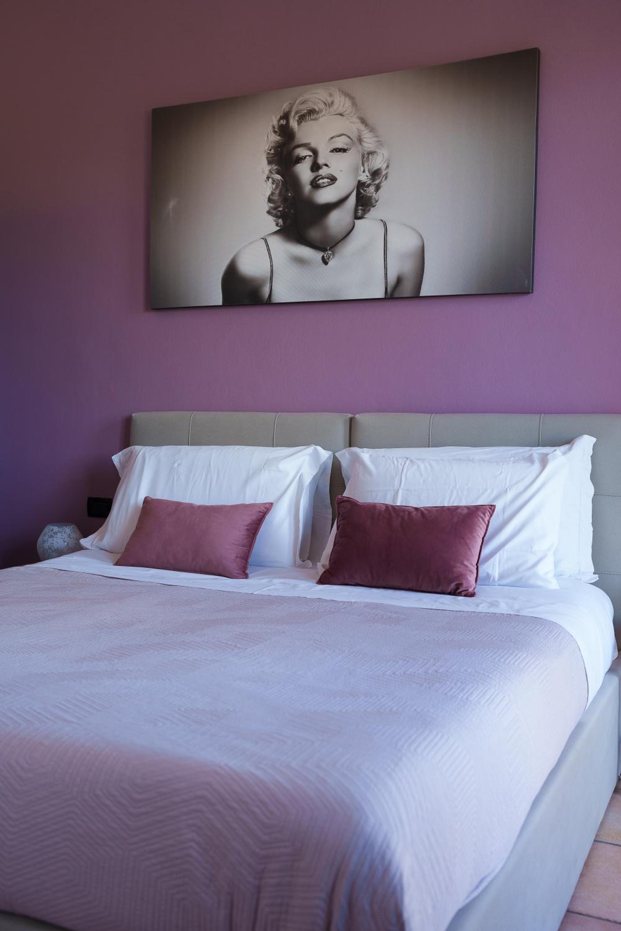 Standard Double or Twin Room - Photo 2
