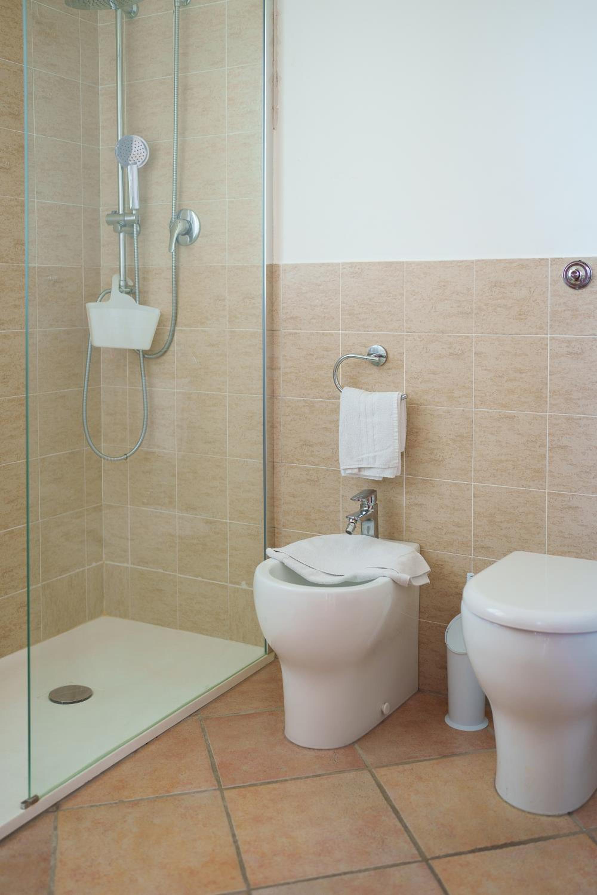 Standard Double or Twin Room - Photo 15