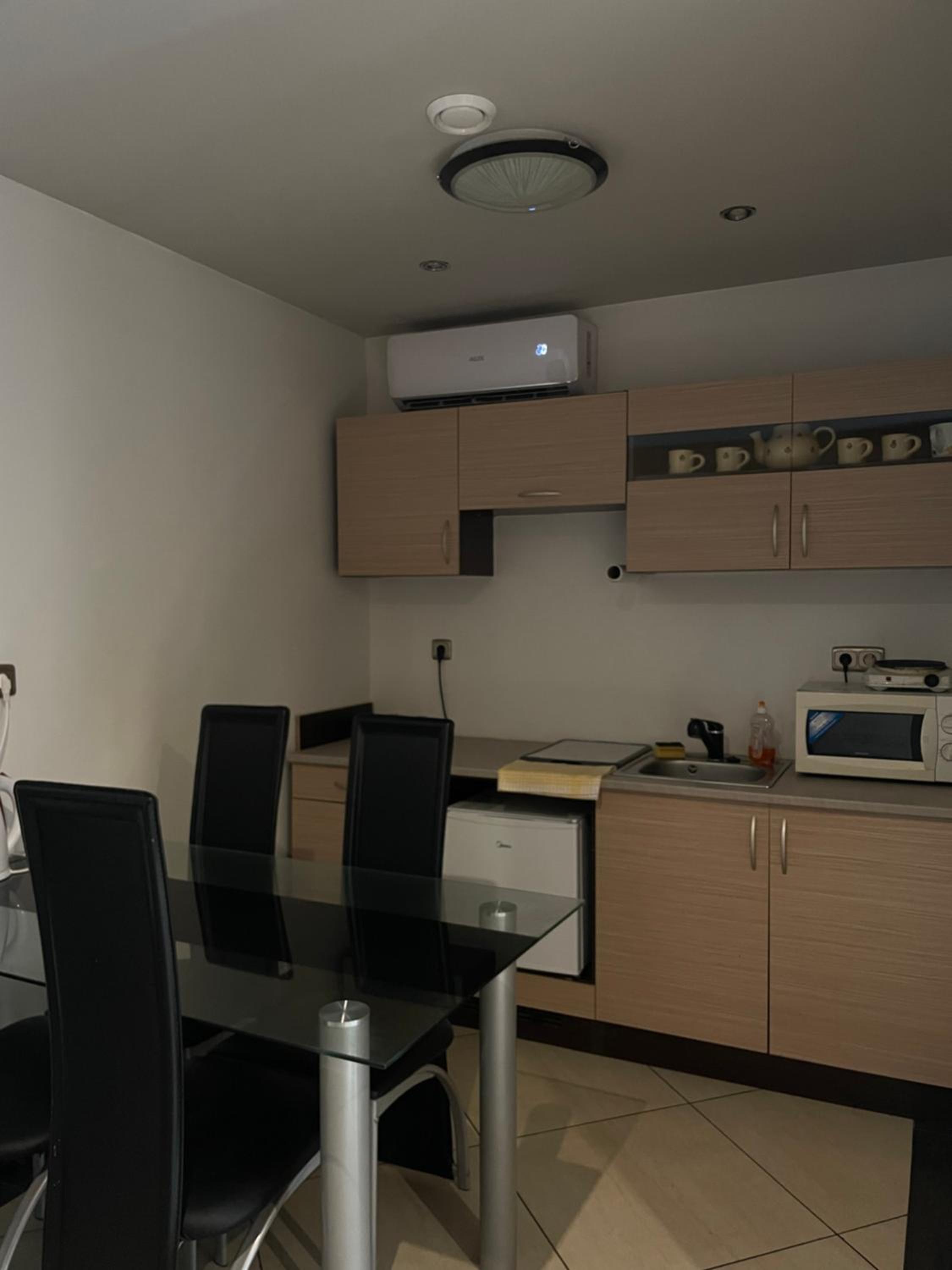 One-Bedroom Apartment photo 2