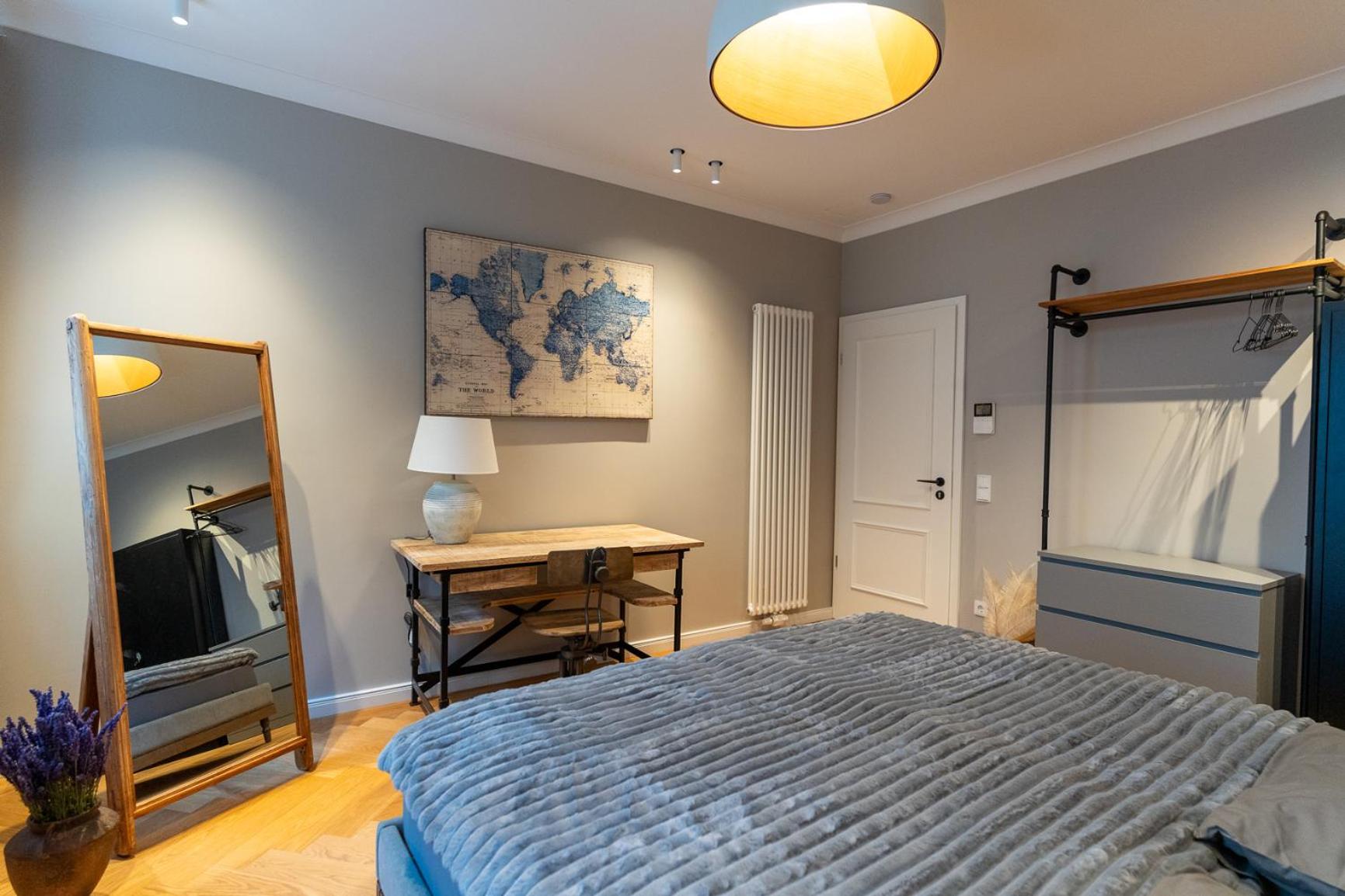 One-Bedroom Apartment photo 2