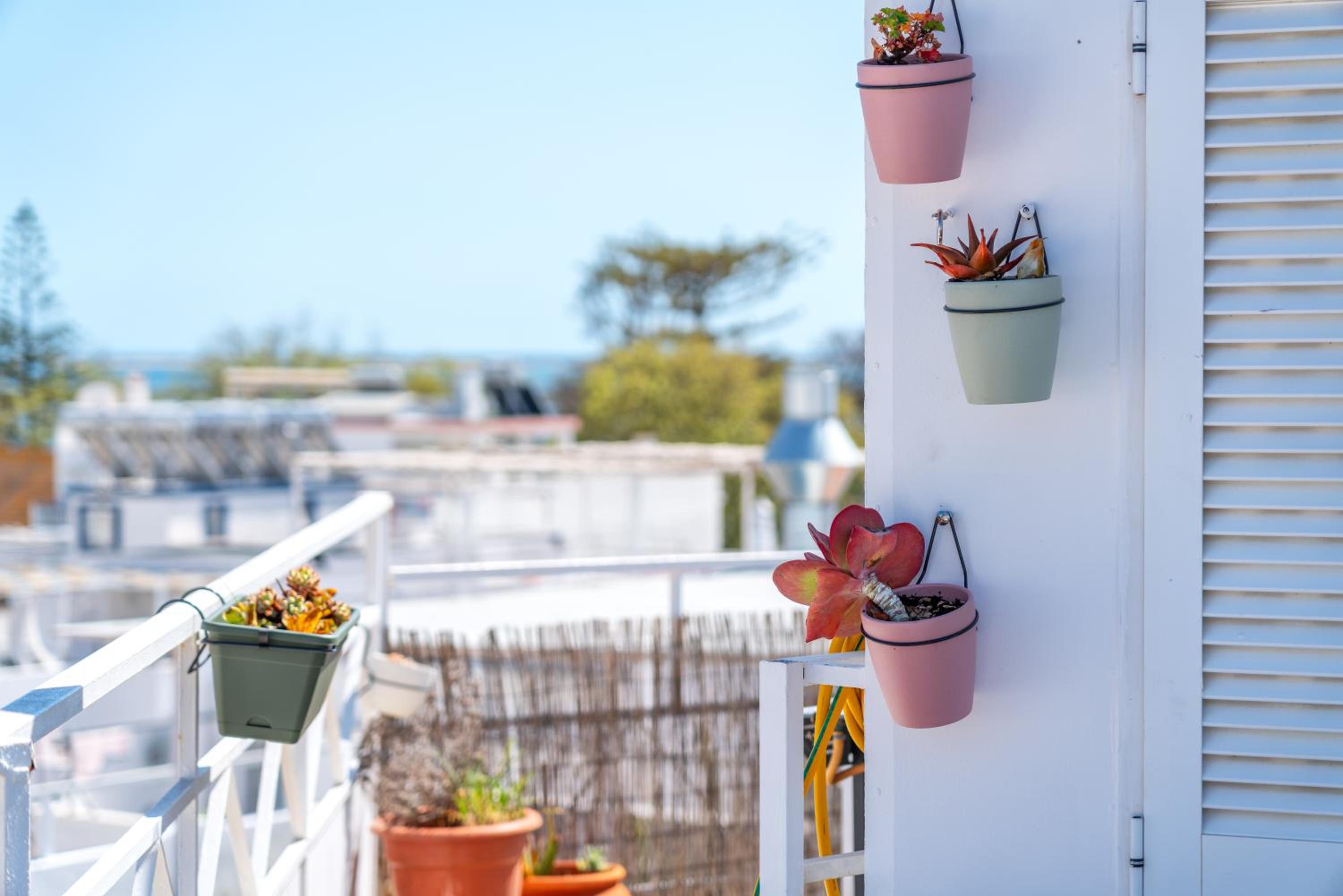 Double Room with Balcony - Photo 9