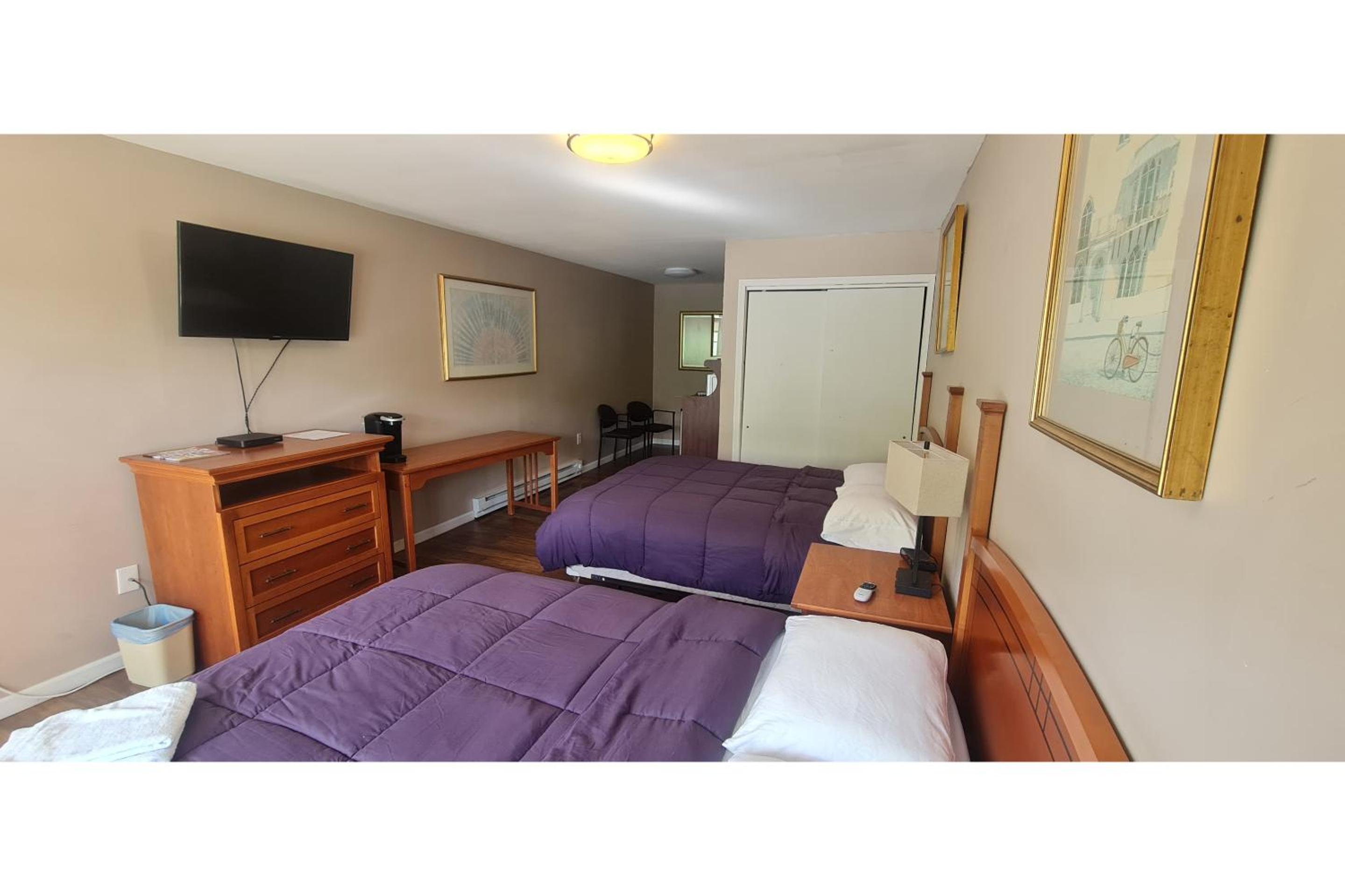 2 Queen Beds Non-Smoking - Photo 7