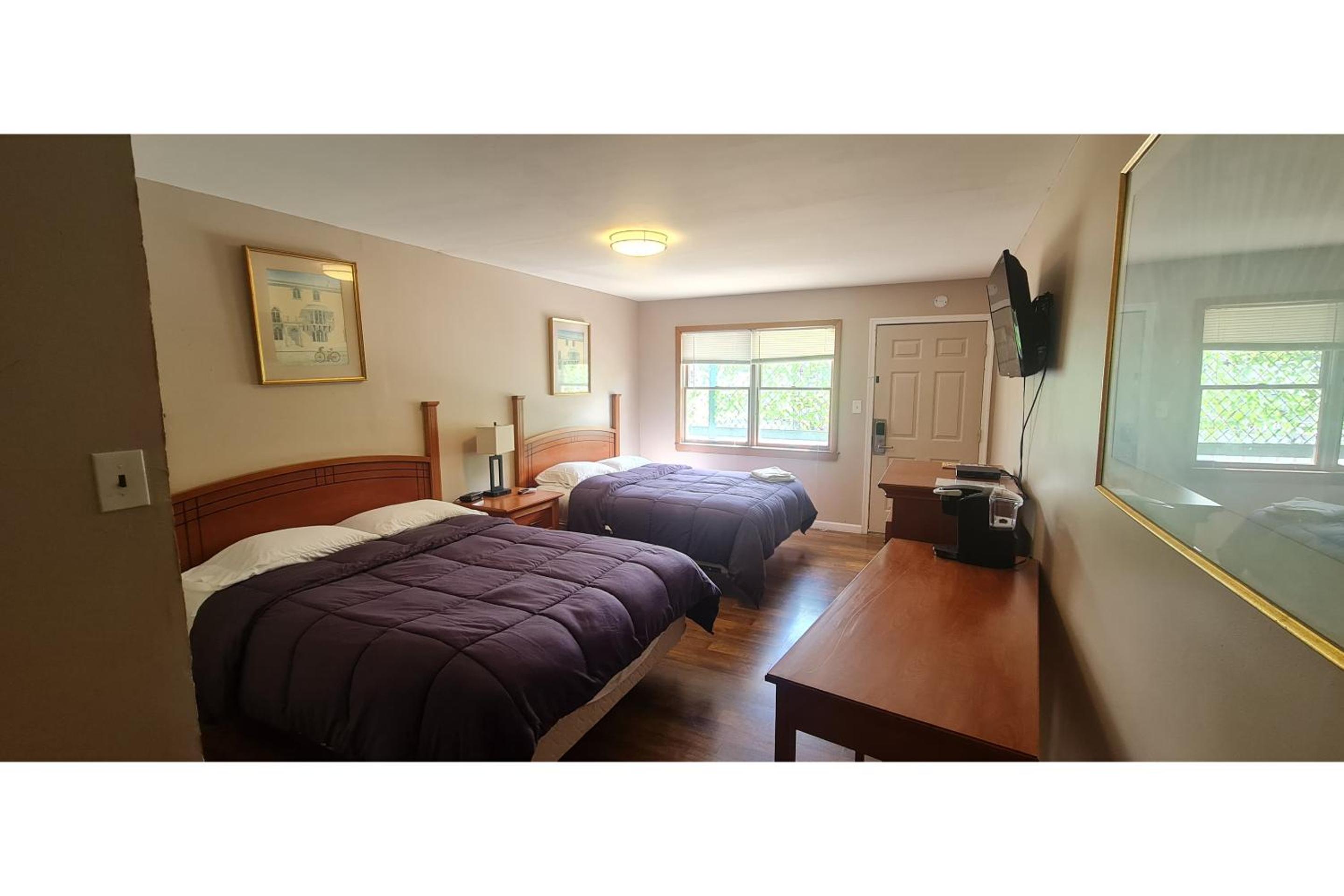 2 Queen Beds Non-Smoking - Photo 5