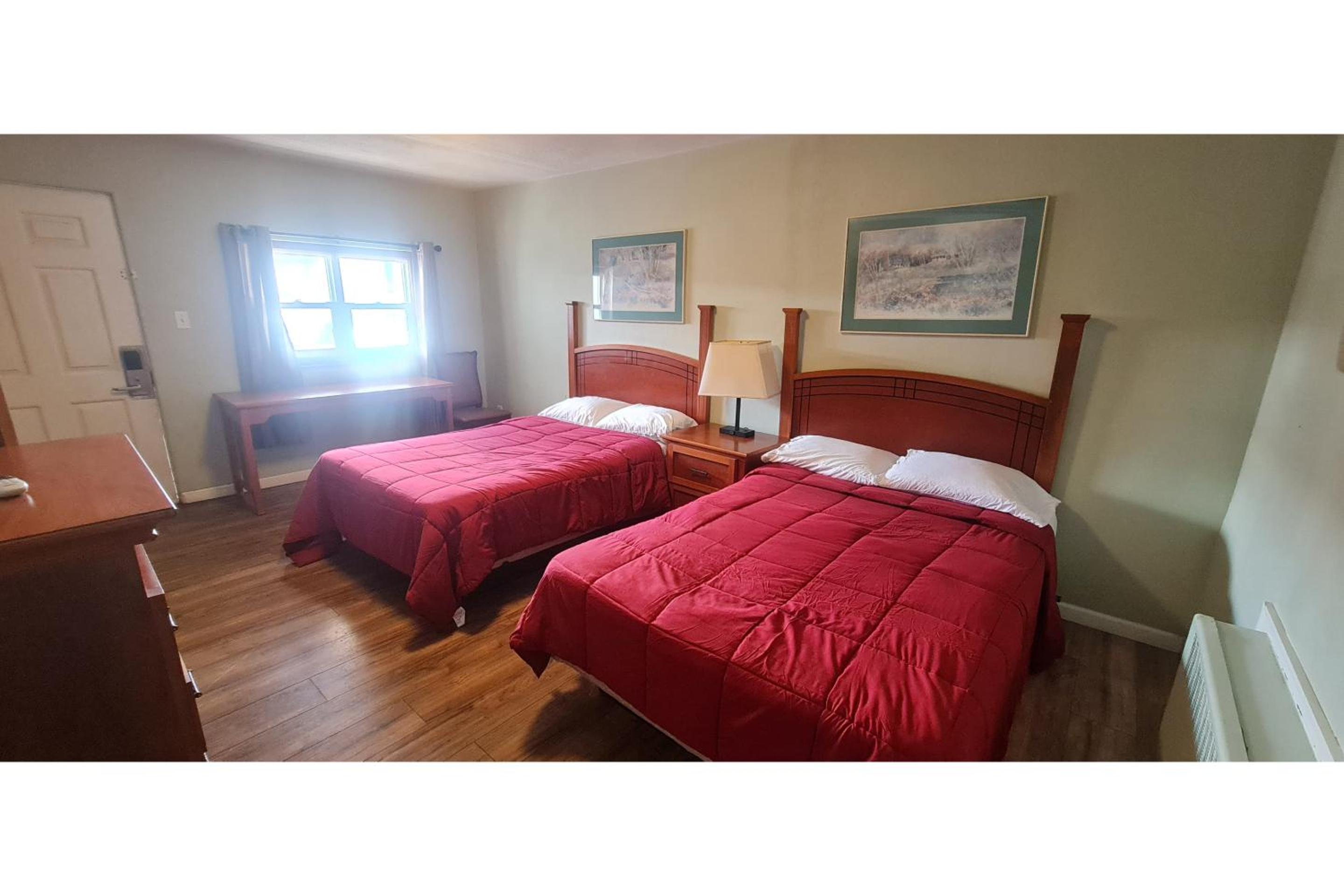 2 Queen Beds Non-Smoking - Photo 1
